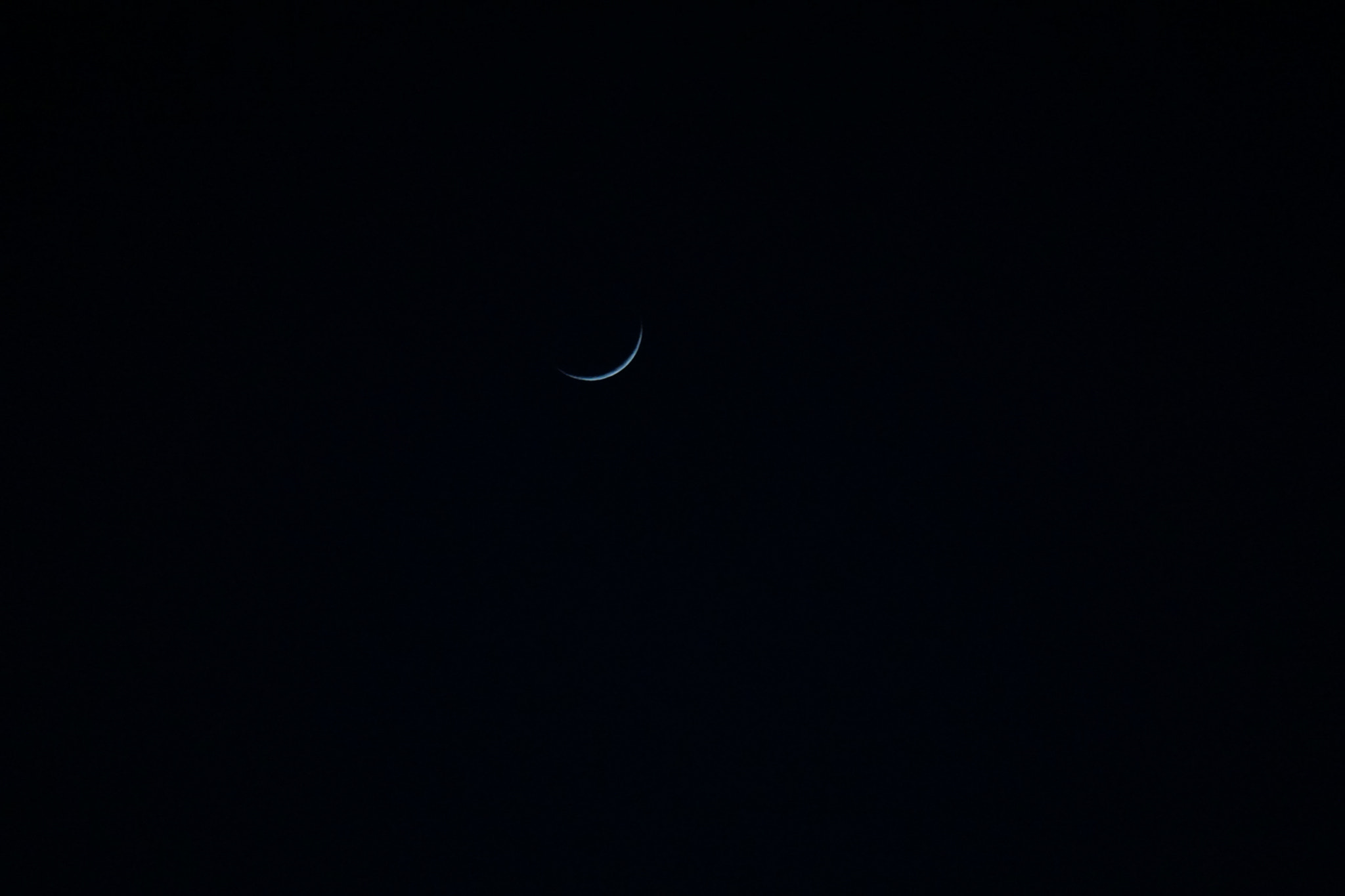 Sony E 55-210mm F4.5-6.3 OSS sample photo. Crescent photography