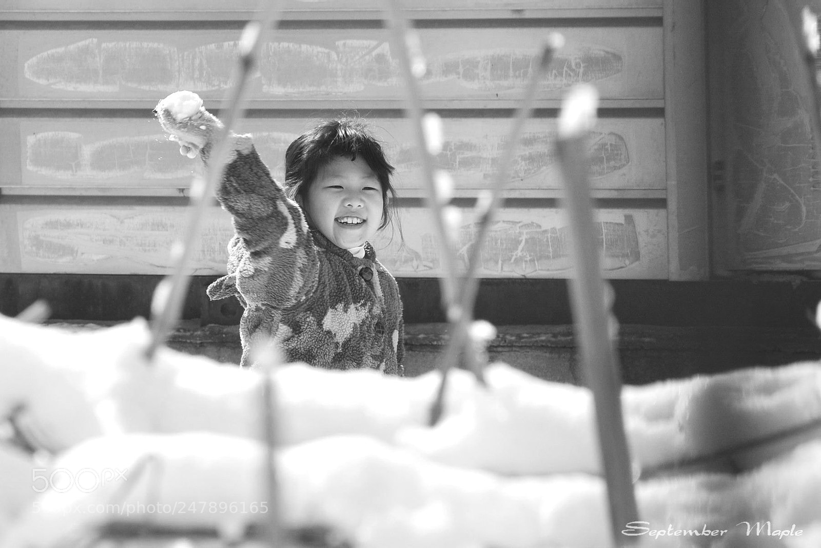 Nikon D90 sample photo. 玩雪的女孩 photography