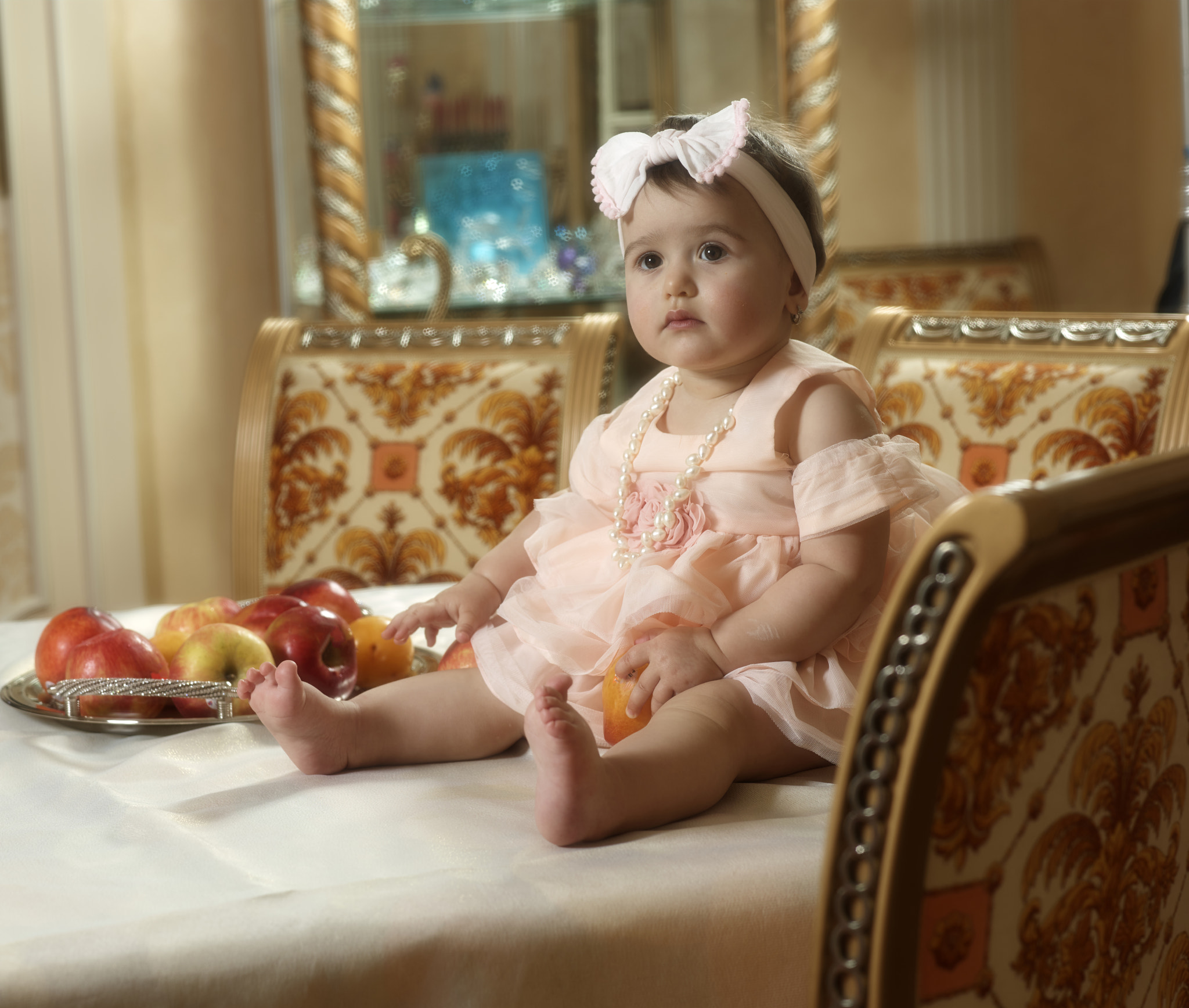 Phase One IQ160 sample photo. Little adorable girl with apples photography