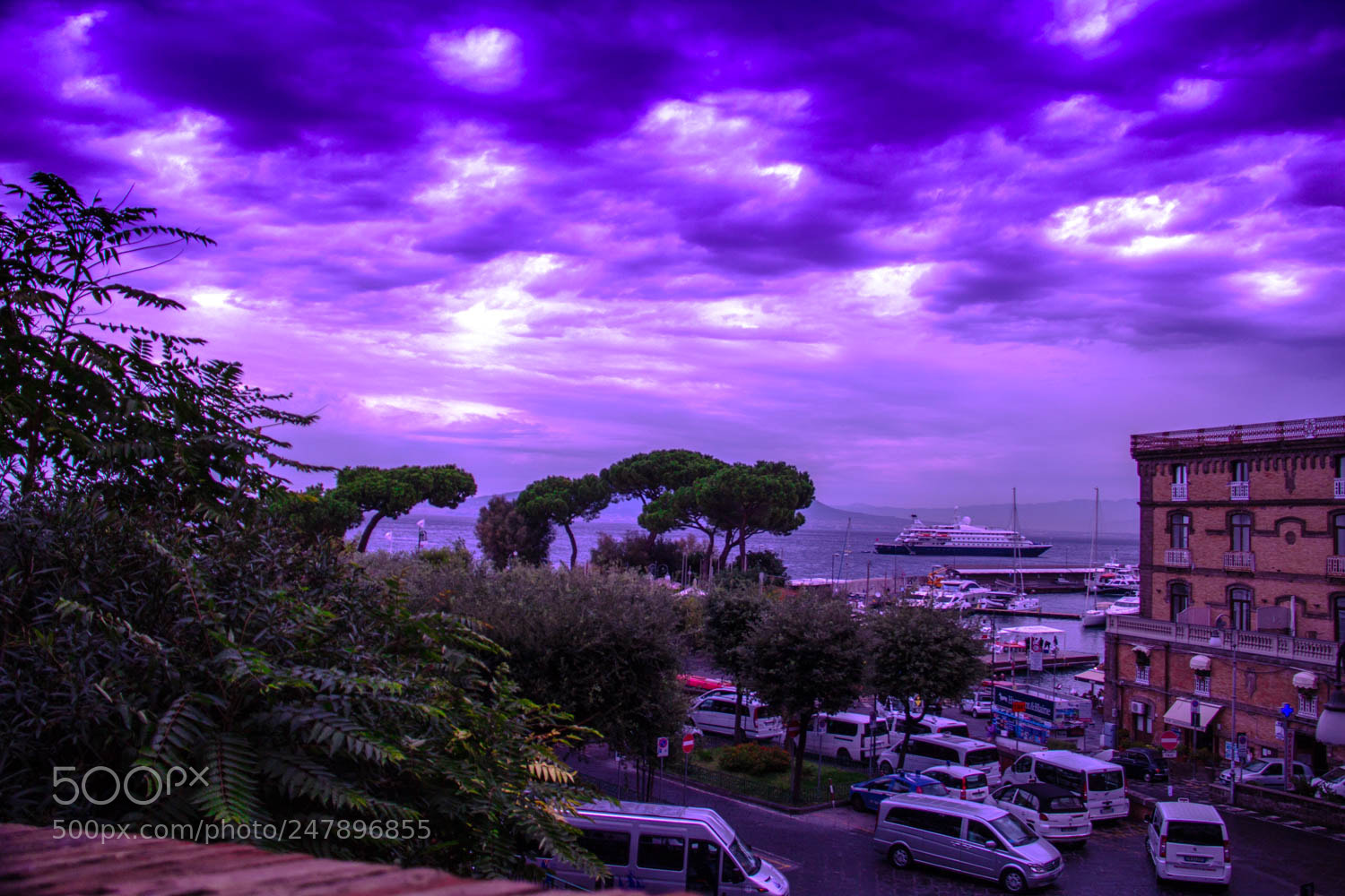 Canon EOS 60D sample photo. Sorrento cruise port. photography