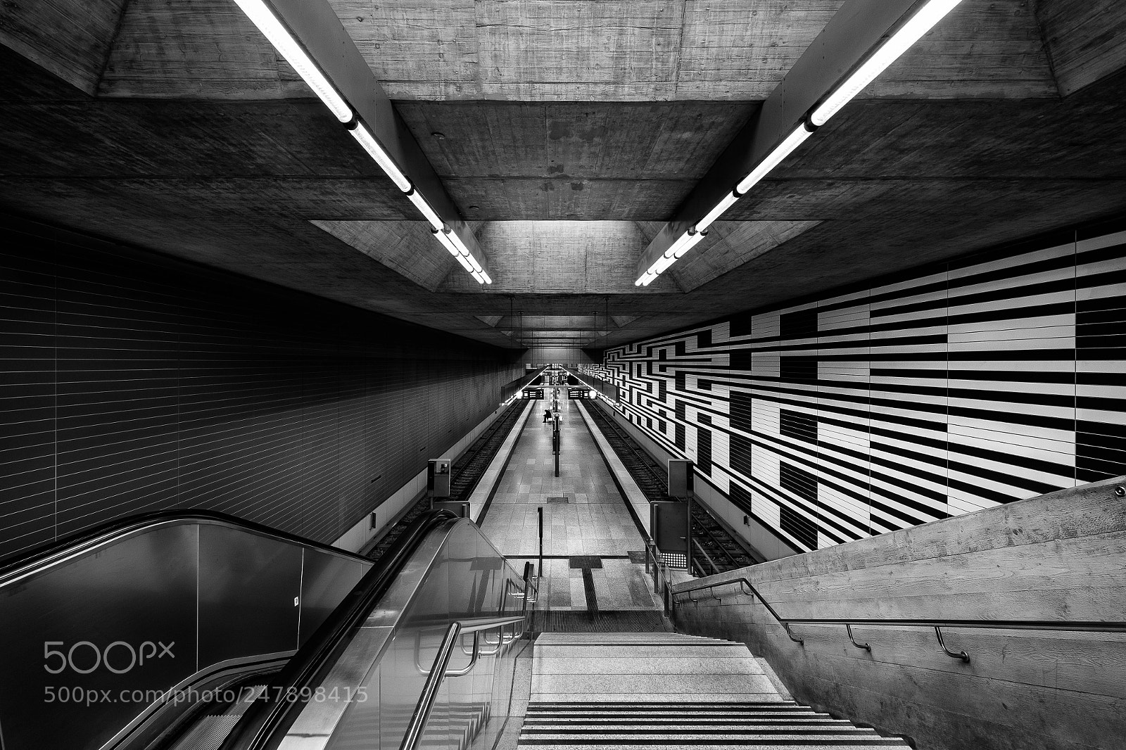 Fujifilm X-T1 sample photo. Munich subway viii photography