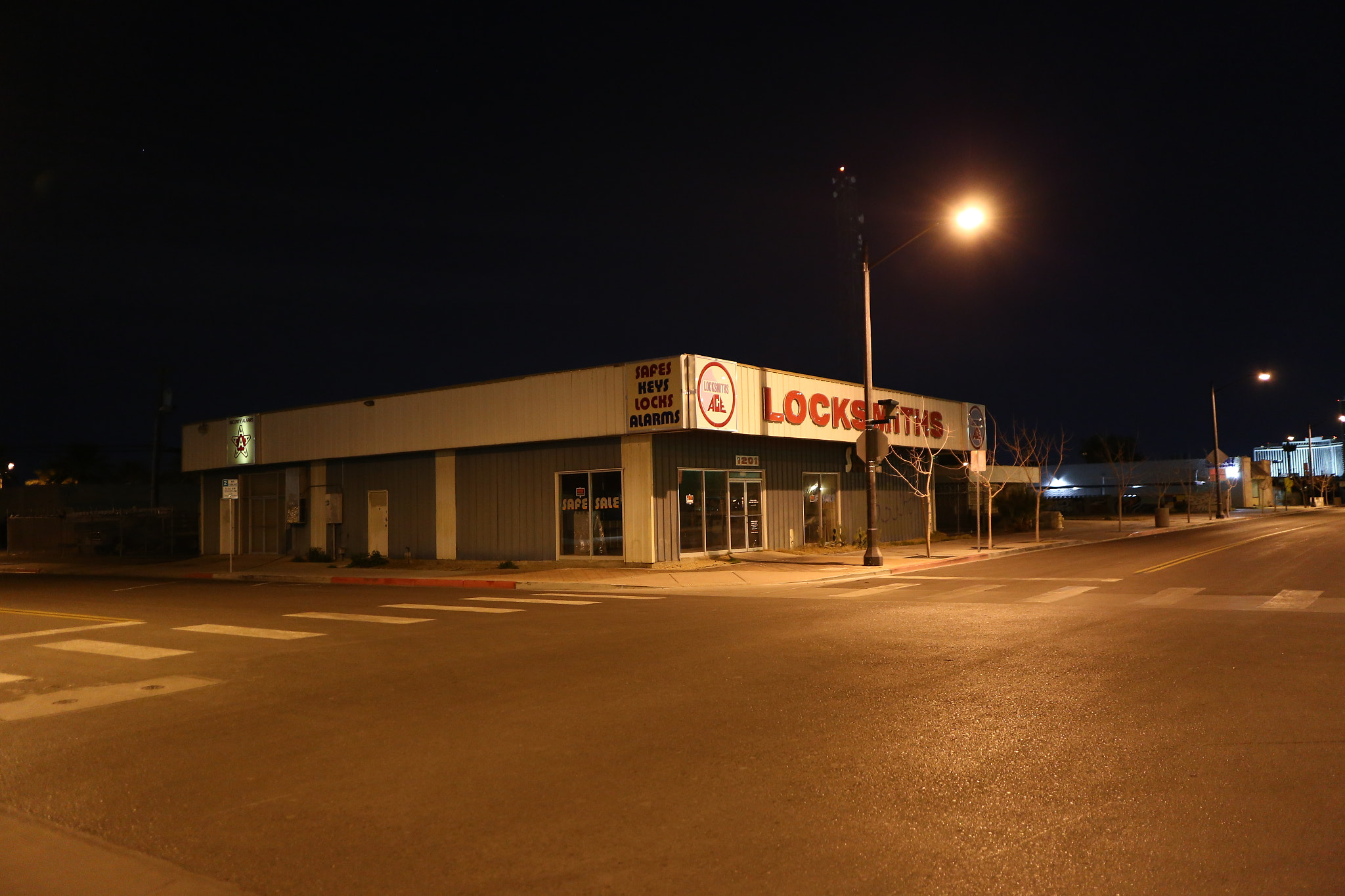 Canon EF 28mm F2.8 IS USM sample photo. Abandoned building, quiet night..las vegas, nv. photography