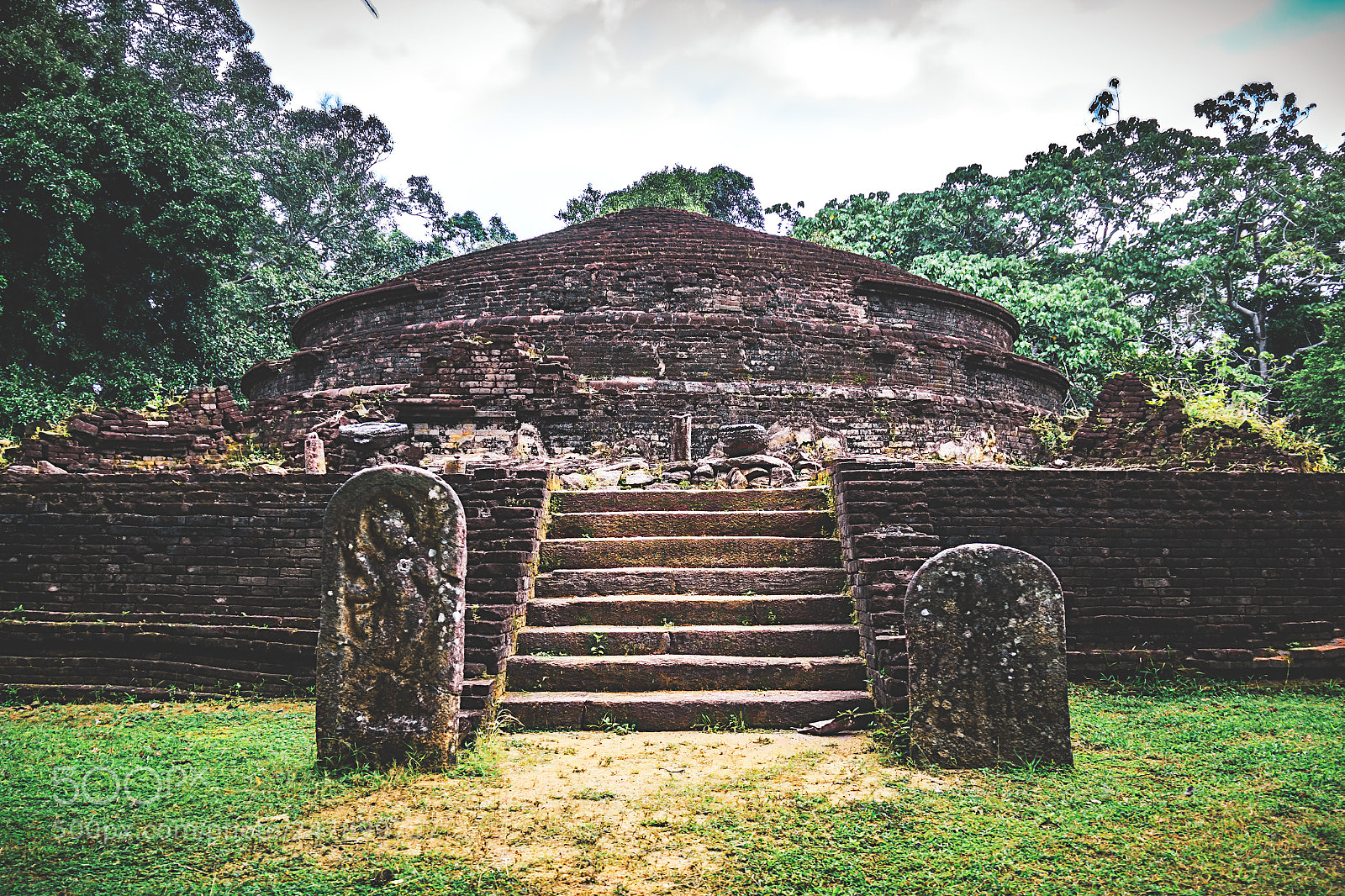 Canon EOS 600D (Rebel EOS T3i / EOS Kiss X5) sample photo. The forgotten temple, sri photography