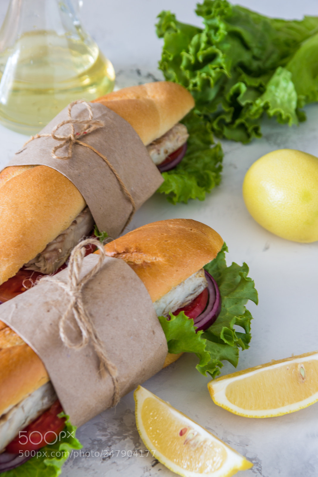 Canon EOS 600D (Rebel EOS T3i / EOS Kiss X5) sample photo. Sandwich with fried fish photography