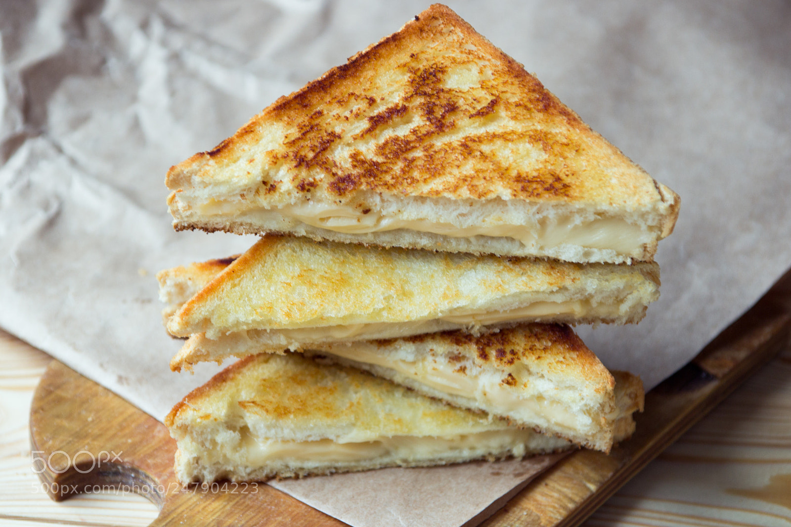 Canon EOS 600D (Rebel EOS T3i / EOS Kiss X5) sample photo. Cheese toasts for breakfast photography