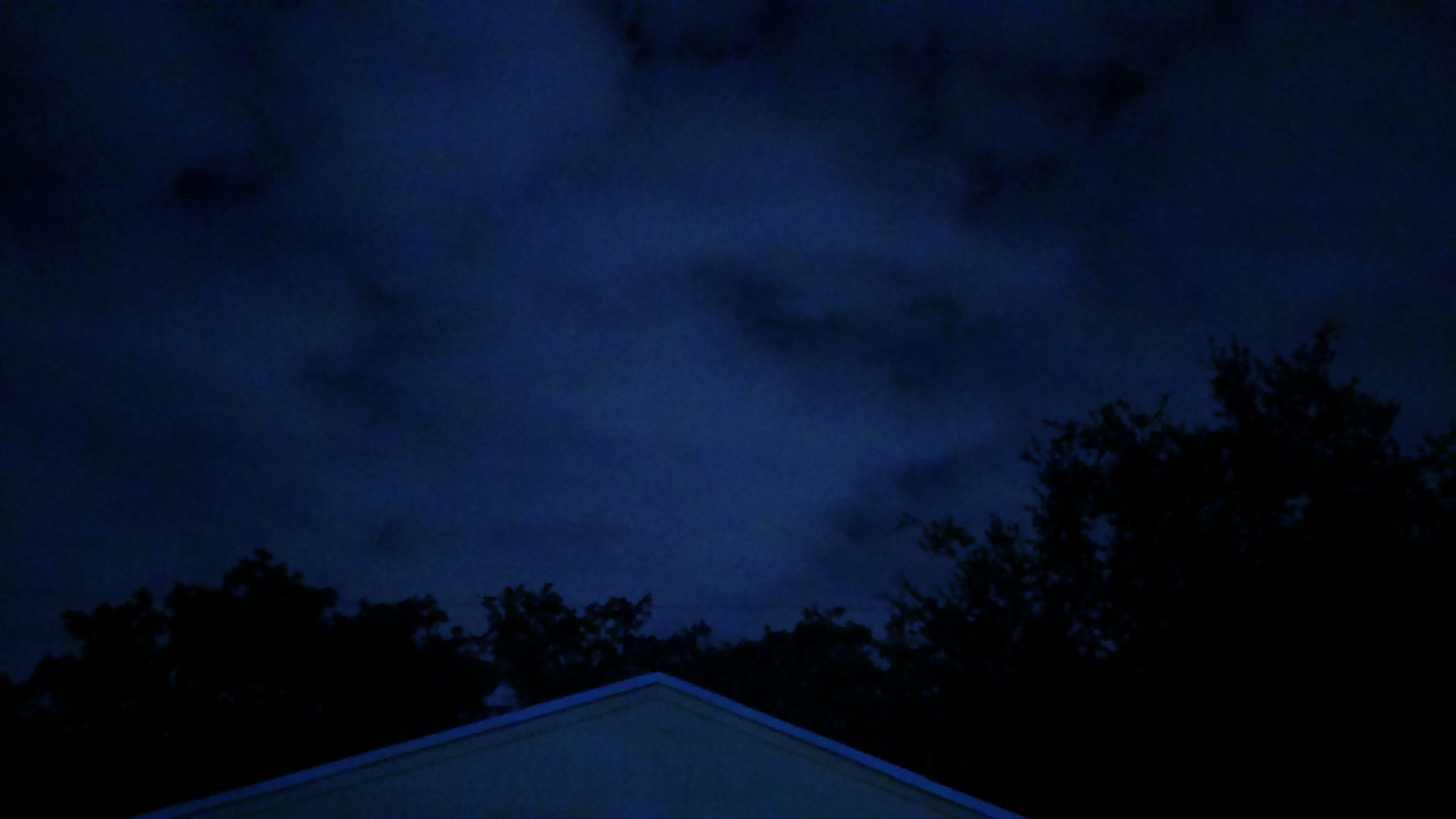 HTC DESRIE D530 sample photo. Foggy roof photography