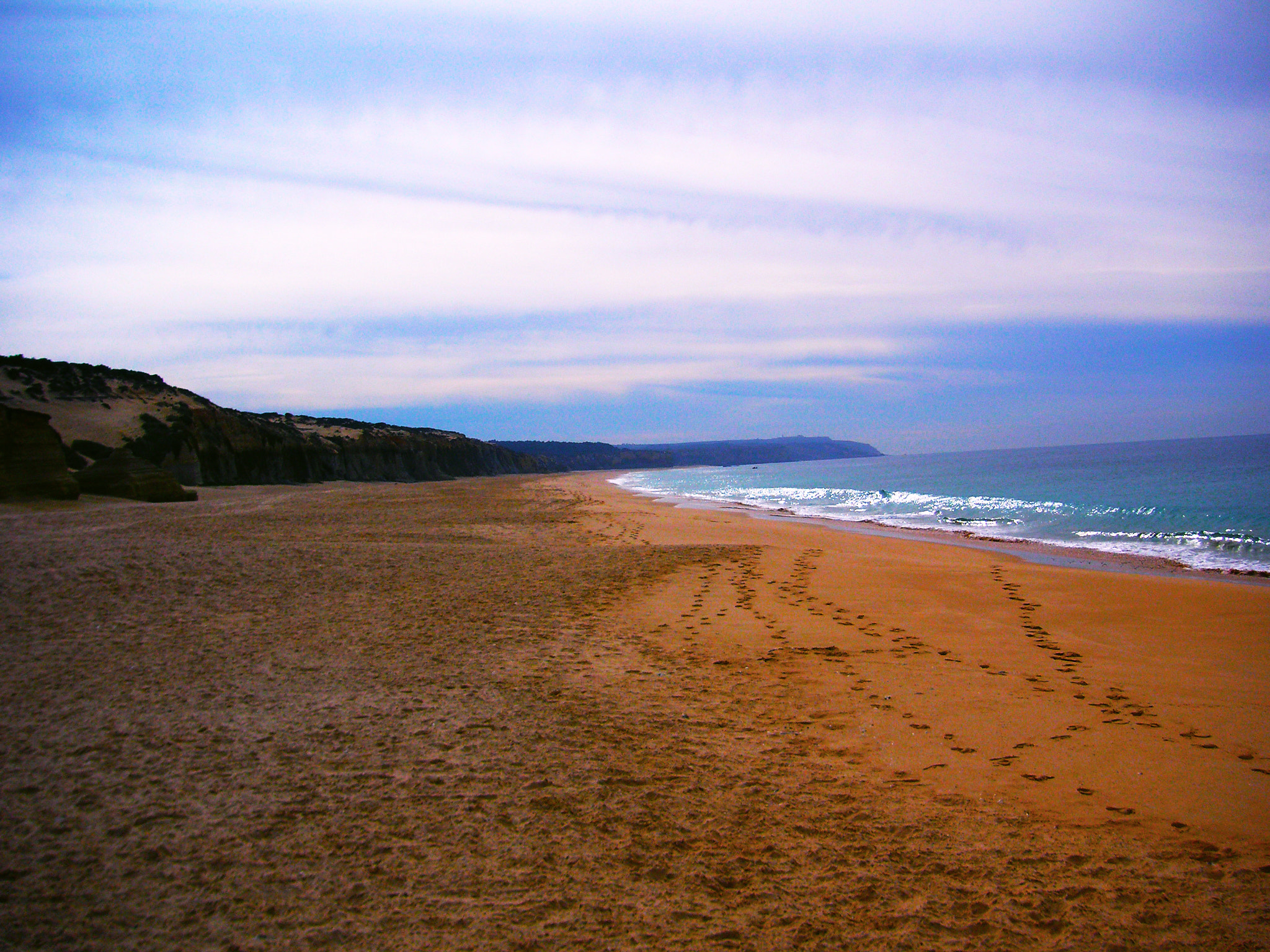 KONICA MINOLTA DiMAGE X50 sample photo. Playa solitaria photography