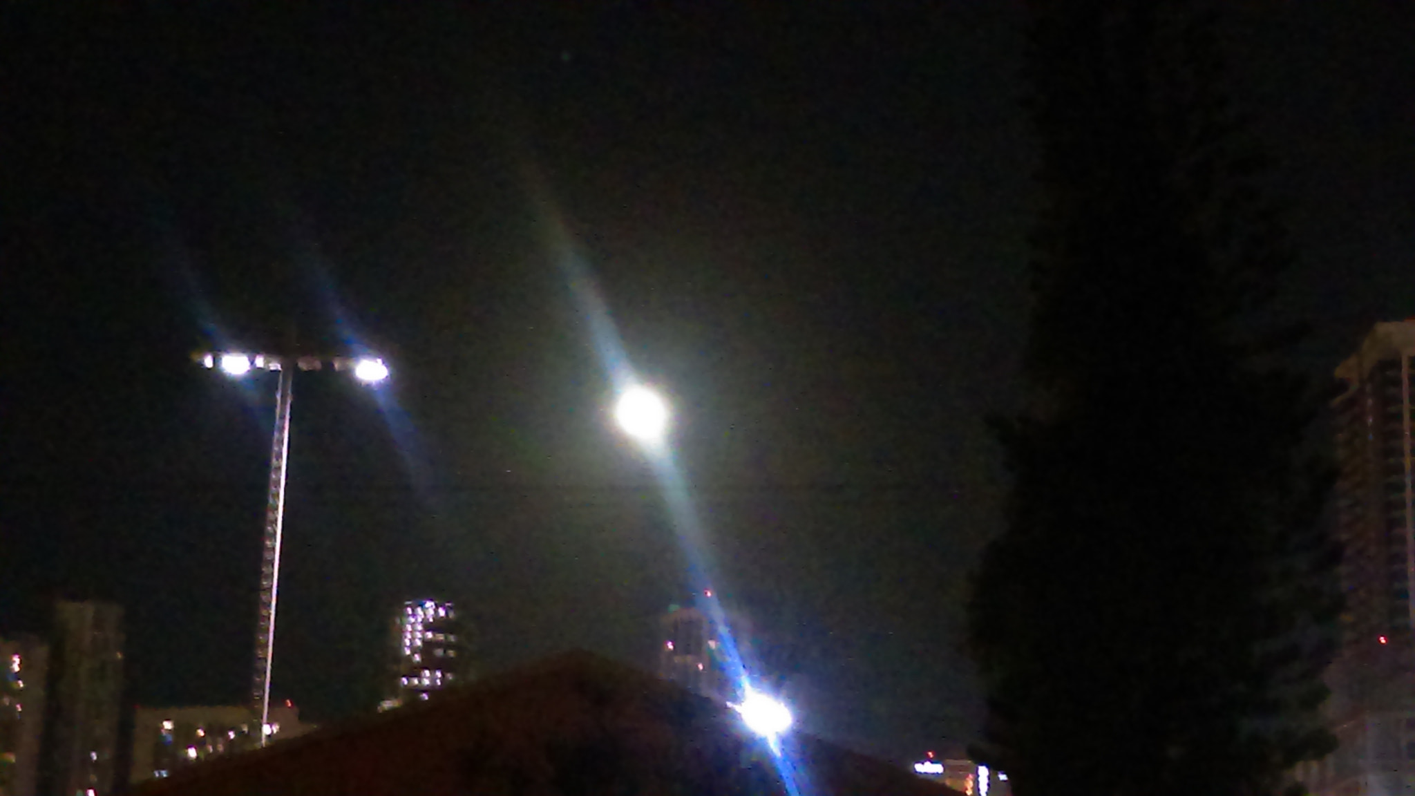 HTC DESRIE D530 sample photo. Yellow lunar photography