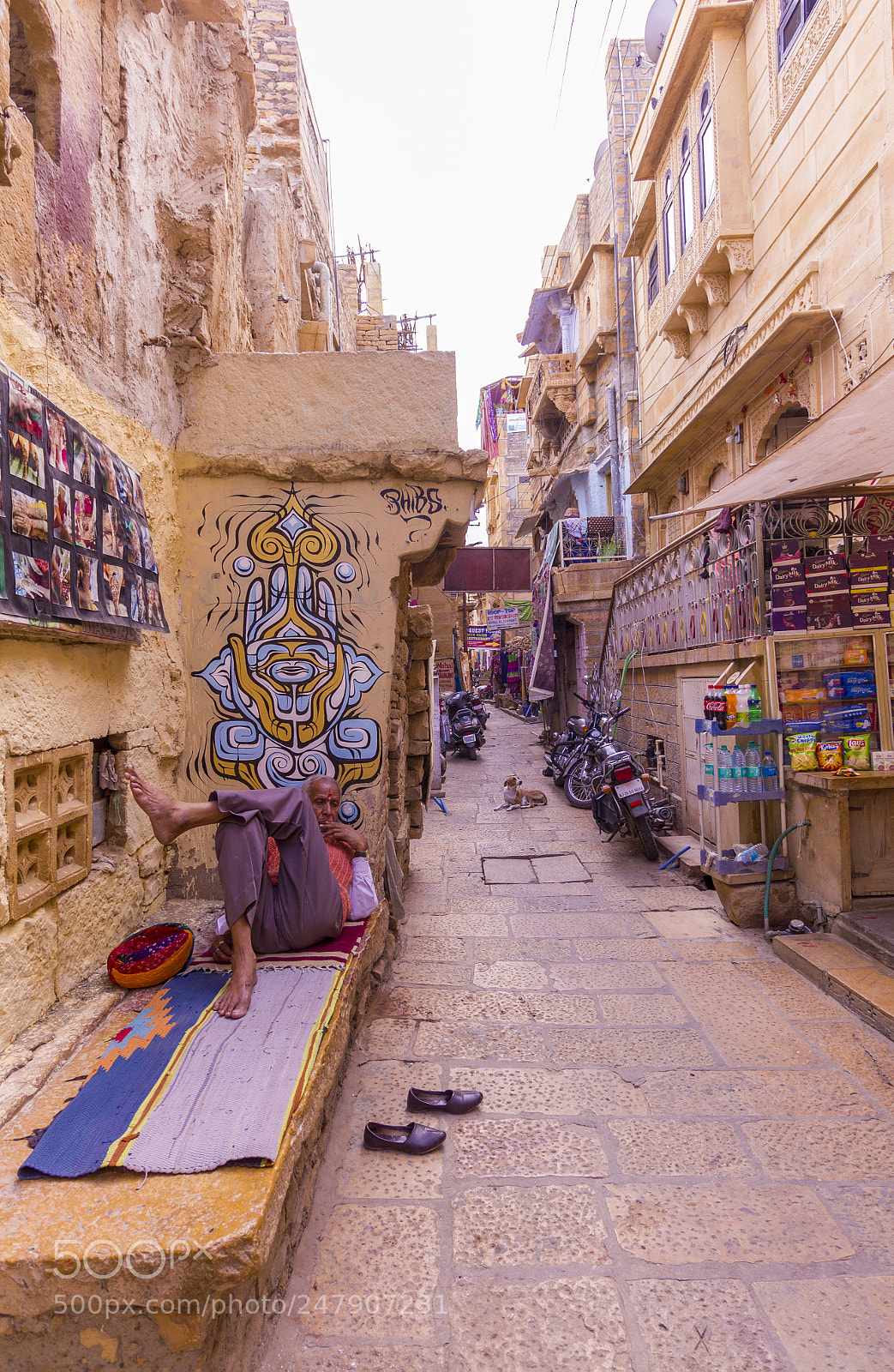Canon EOS 550D (EOS Rebel T2i / EOS Kiss X4) sample photo. The narrow lanes in photography
