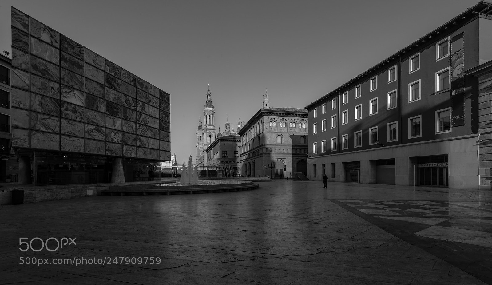 Nikon D810 sample photo. Empty square at sunrise photography
