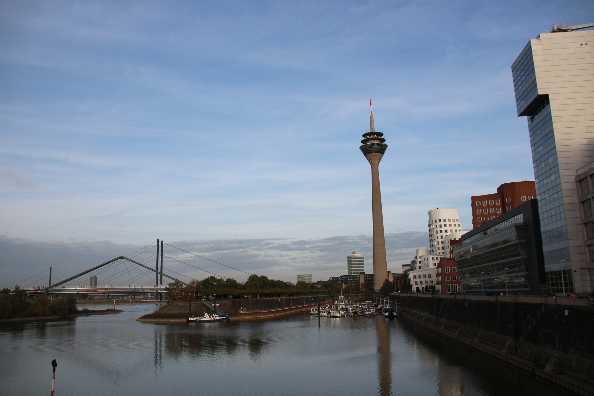 Sigma 18-200mm f/3.5-6.3 DC OS sample photo. Img photography