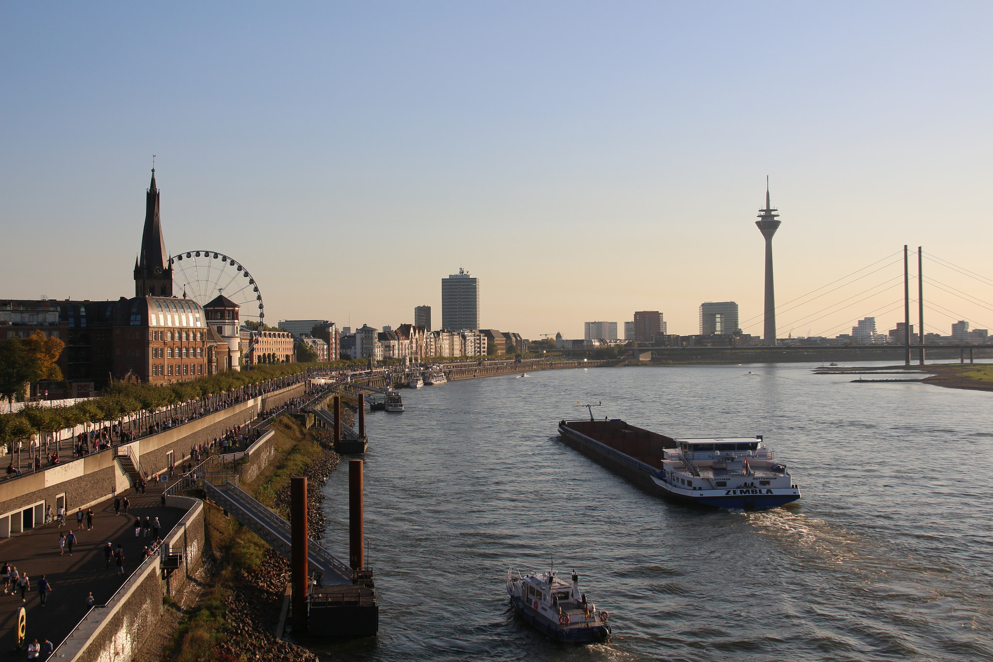Sigma 18-200mm f/3.5-6.3 DC OS sample photo. Img photography