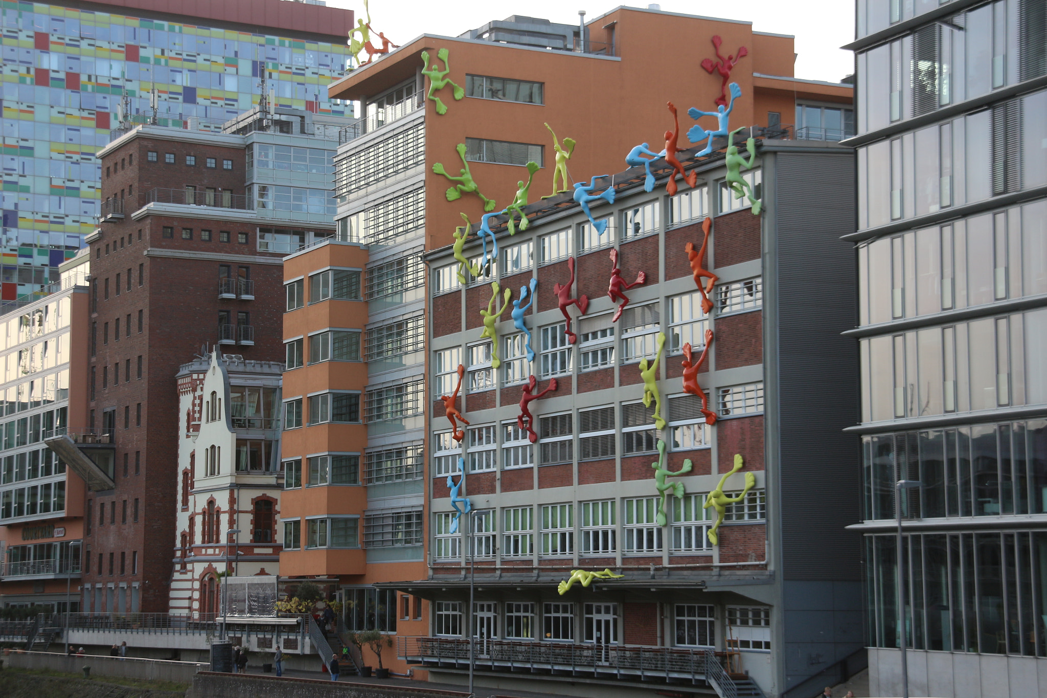 Sigma 18-200mm f/3.5-6.3 DC OS sample photo. Img photography
