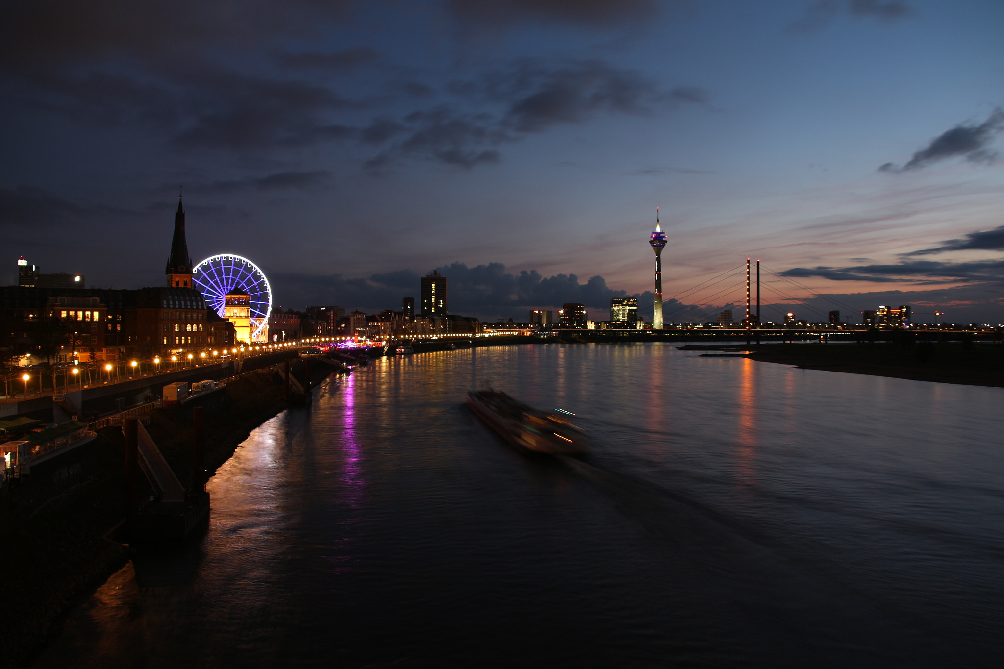 Sigma 18-200mm f/3.5-6.3 DC OS sample photo. Img photography