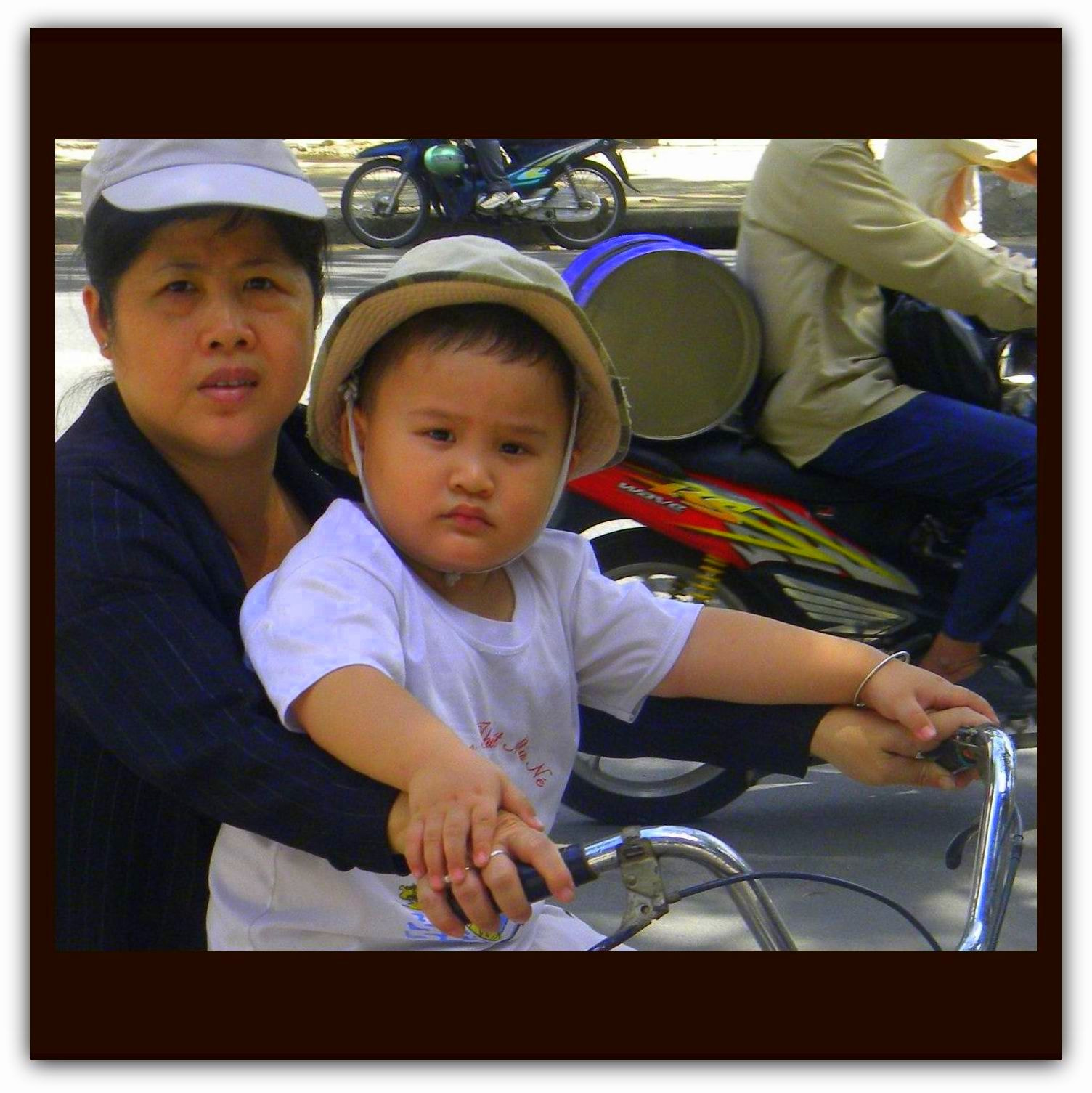 Nikon Coolpix L100 sample photo. N°001 vietnamese ladies, vietnam photography