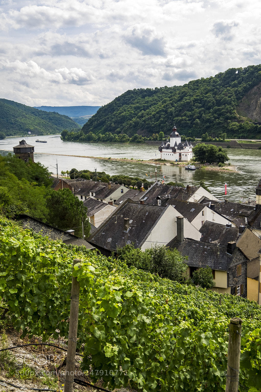 Fujifilm X-T10 sample photo. River rhine with pfalzgrafenstein photography