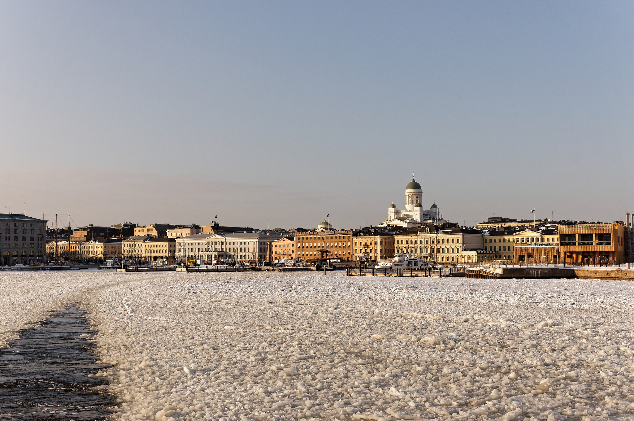 Sony Alpha NEX-5N + Sigma 30mm F1.4 DC DN | C sample photo. Helsinki photography