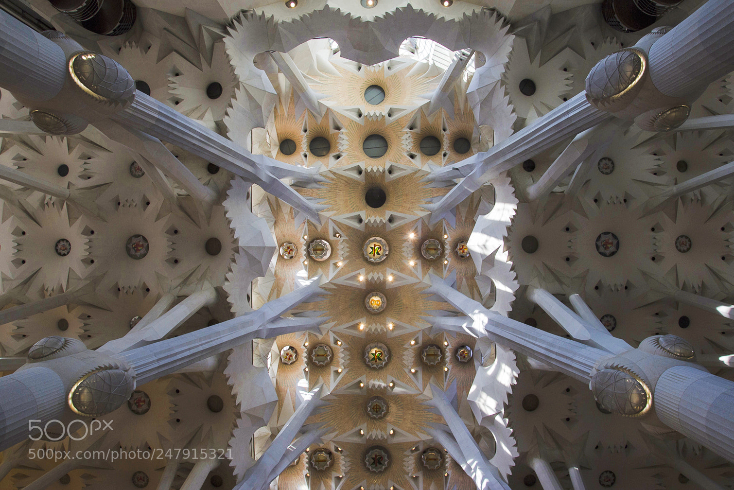 Canon EOS 600D (Rebel EOS T3i / EOS Kiss X5) sample photo. Sagrada familia photography
