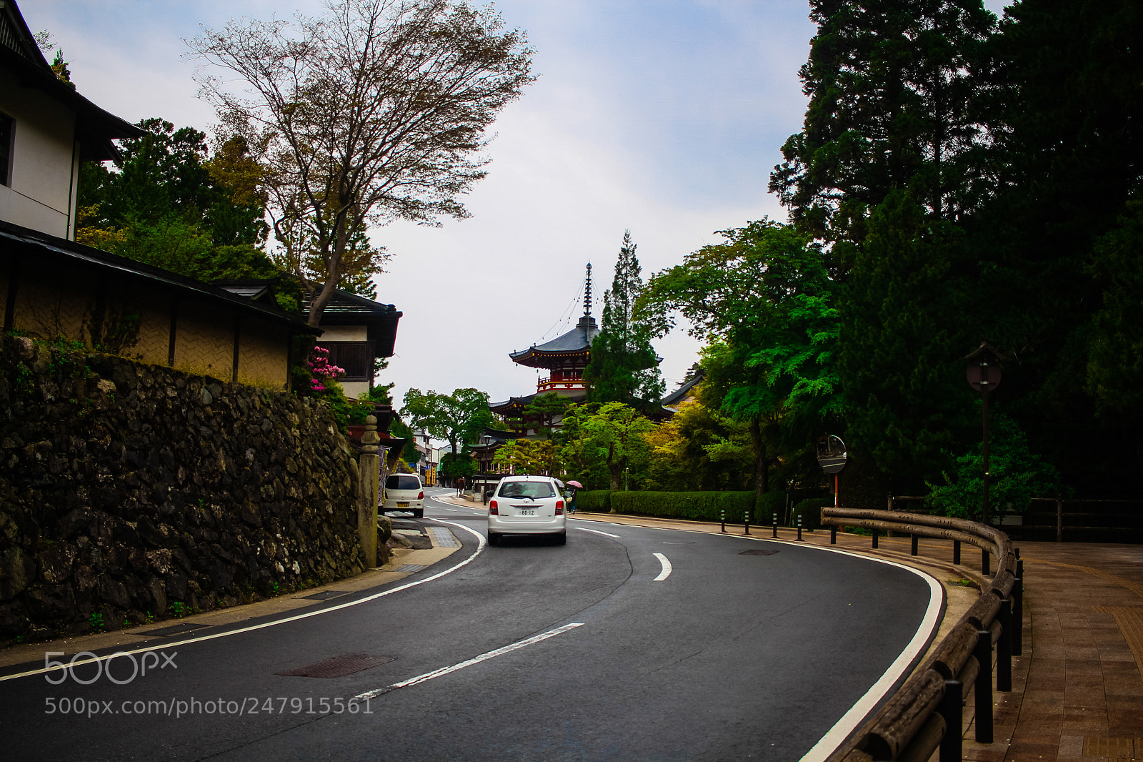 Canon EOS 650D (EOS Rebel T4i / EOS Kiss X6i) sample photo. Road in koyasan photography
