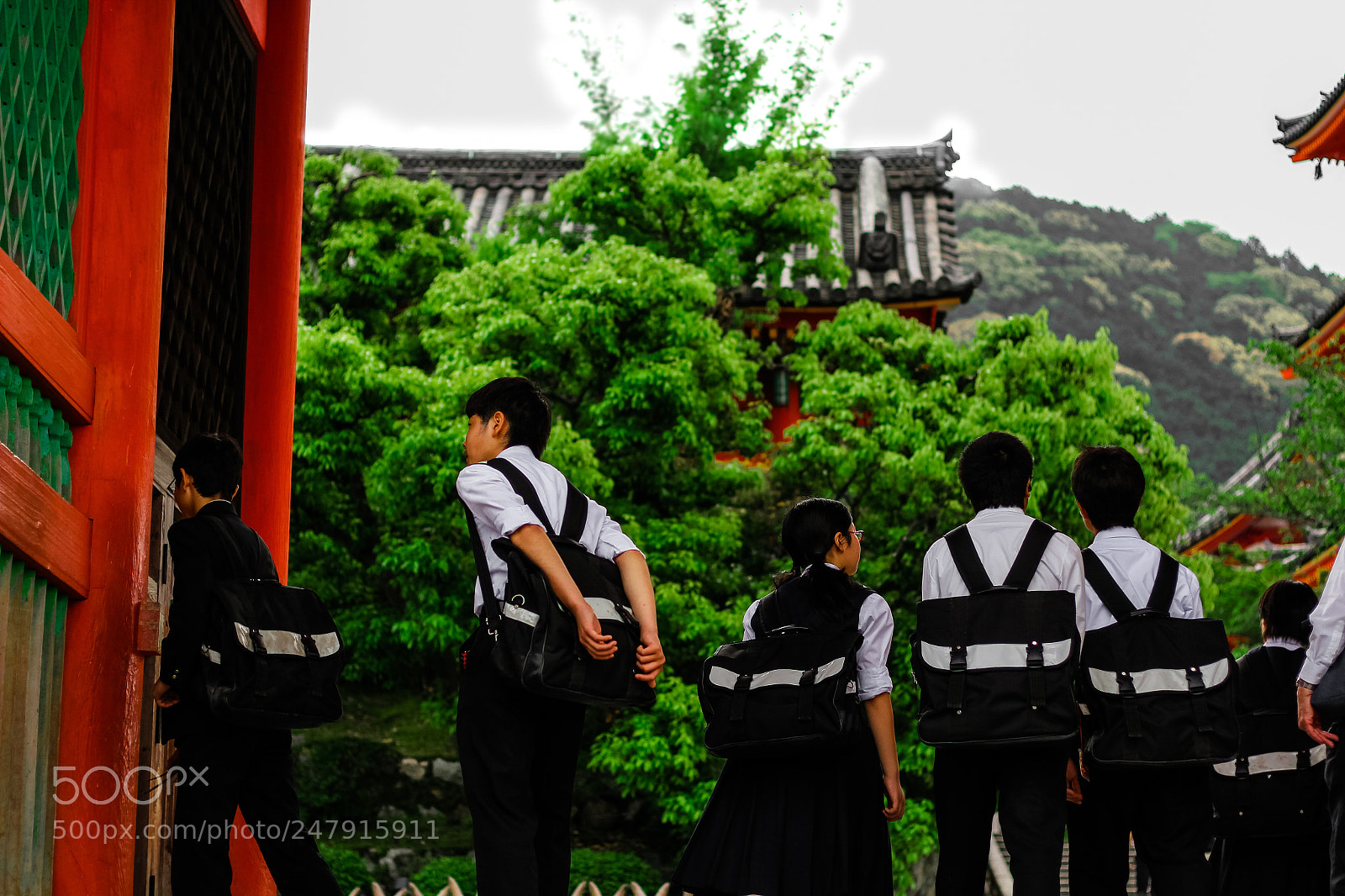 Canon EOS 650D (EOS Rebel T4i / EOS Kiss X6i) sample photo. Excursion at kiyomizu-dera photography