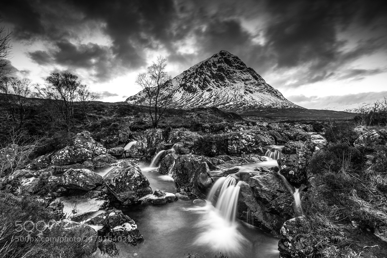 Canon EOS 750D (EOS Rebel T6i / EOS Kiss X8i) sample photo. Glencoe in mono photography