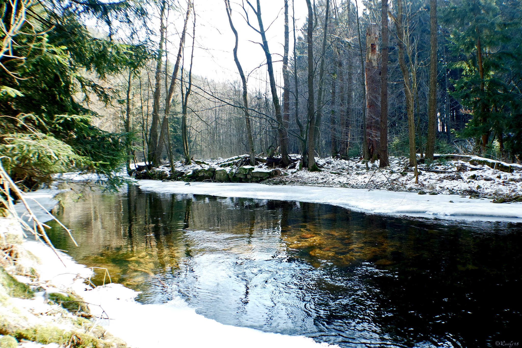 Samsung NX3300 sample photo. Ice on the little river photography