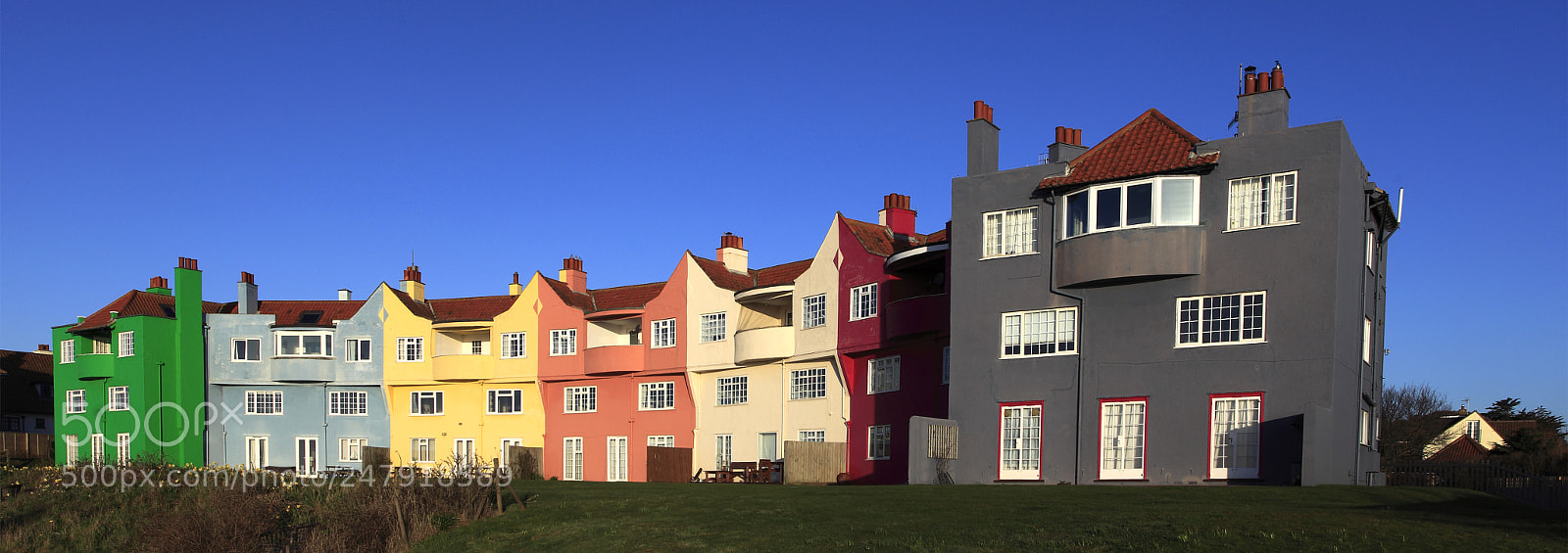 Canon EOS 5D Mark II sample photo. The headlands, colourful residential photography