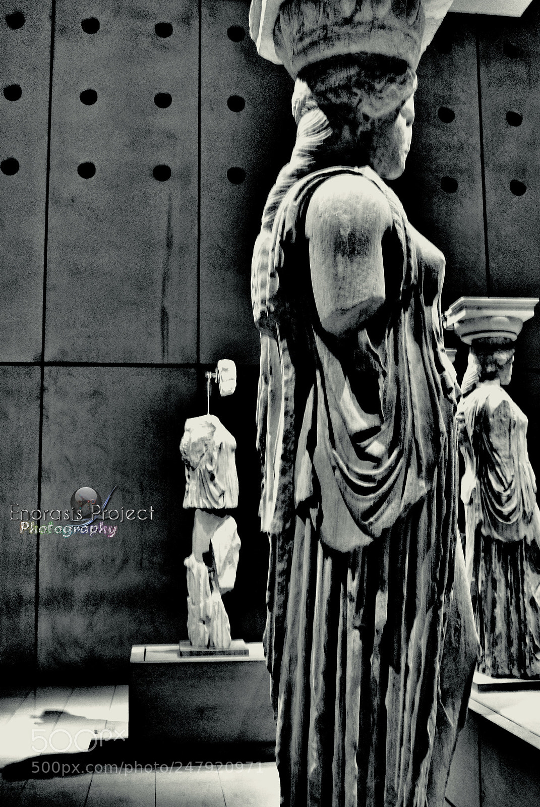 Nikon 1 J1 sample photo. Caryatids ... photography