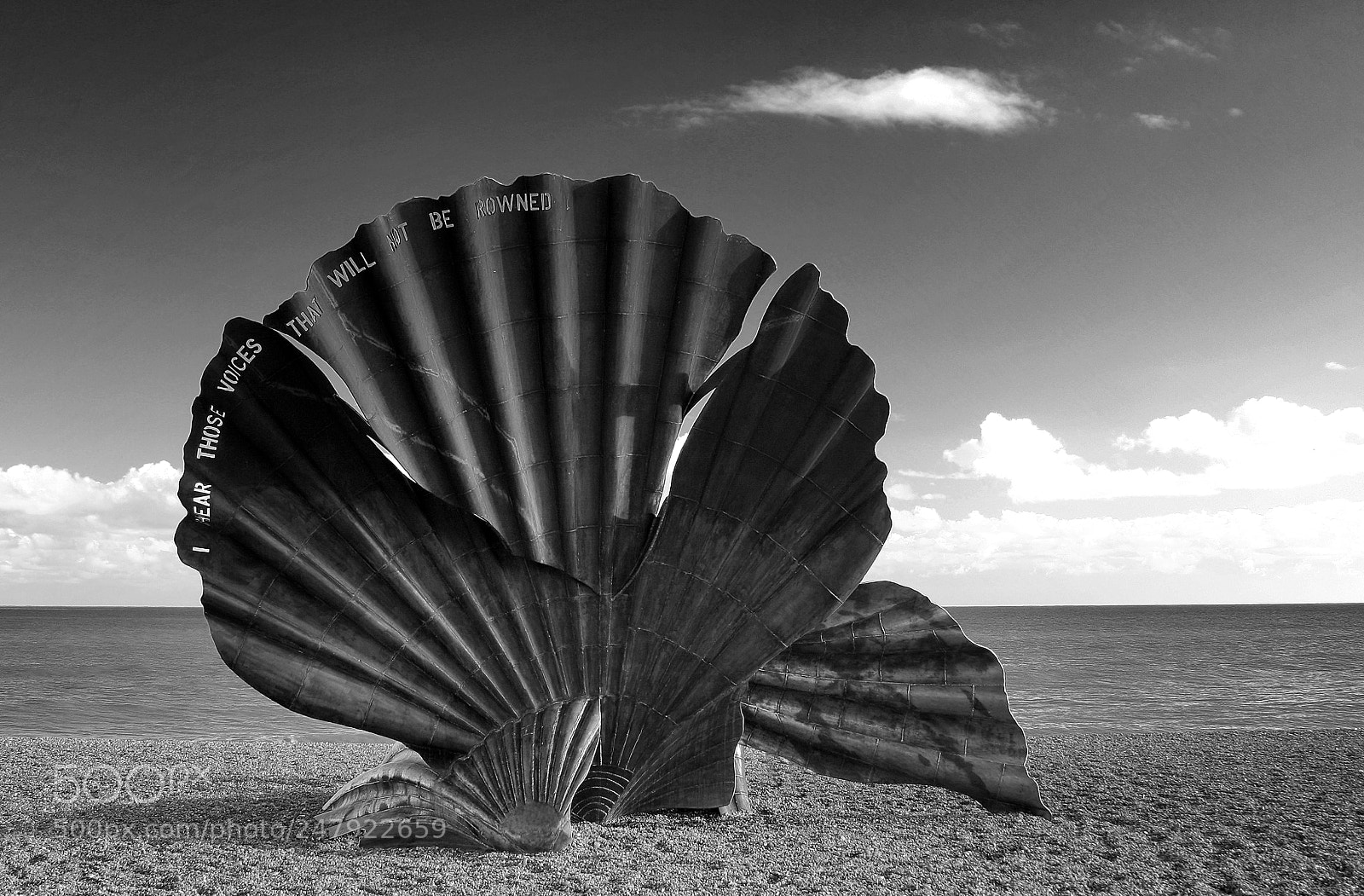 Canon EOS 350D (EOS Digital Rebel XT / EOS Kiss Digital N) sample photo. The scallop sculpture aldeburgh photography