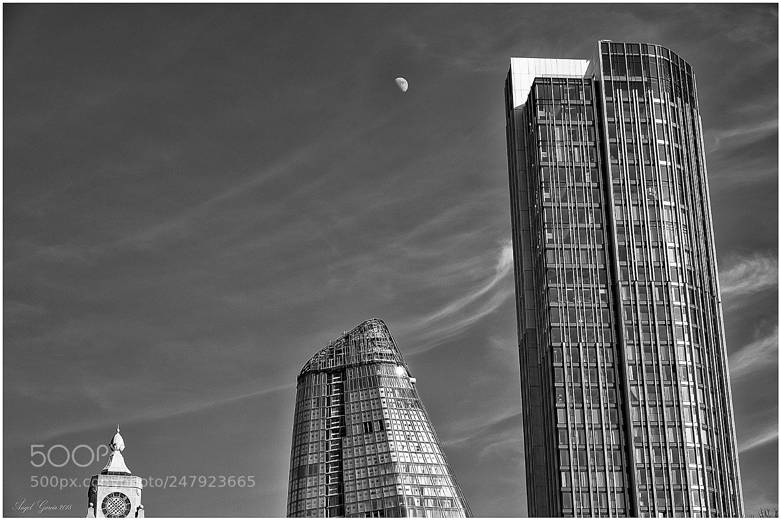Fujifilm X-T1 sample photo. Tres y la luna photography