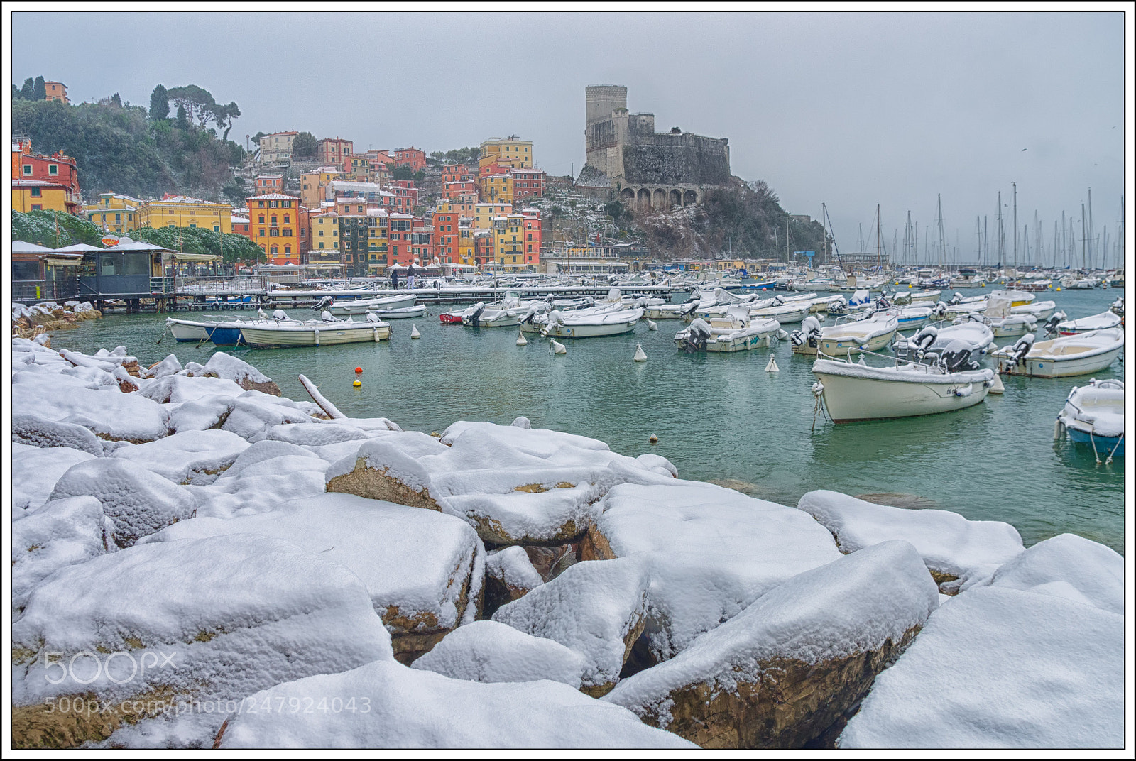 Pentax K-5 sample photo. Lerici , unusual snowfall photography