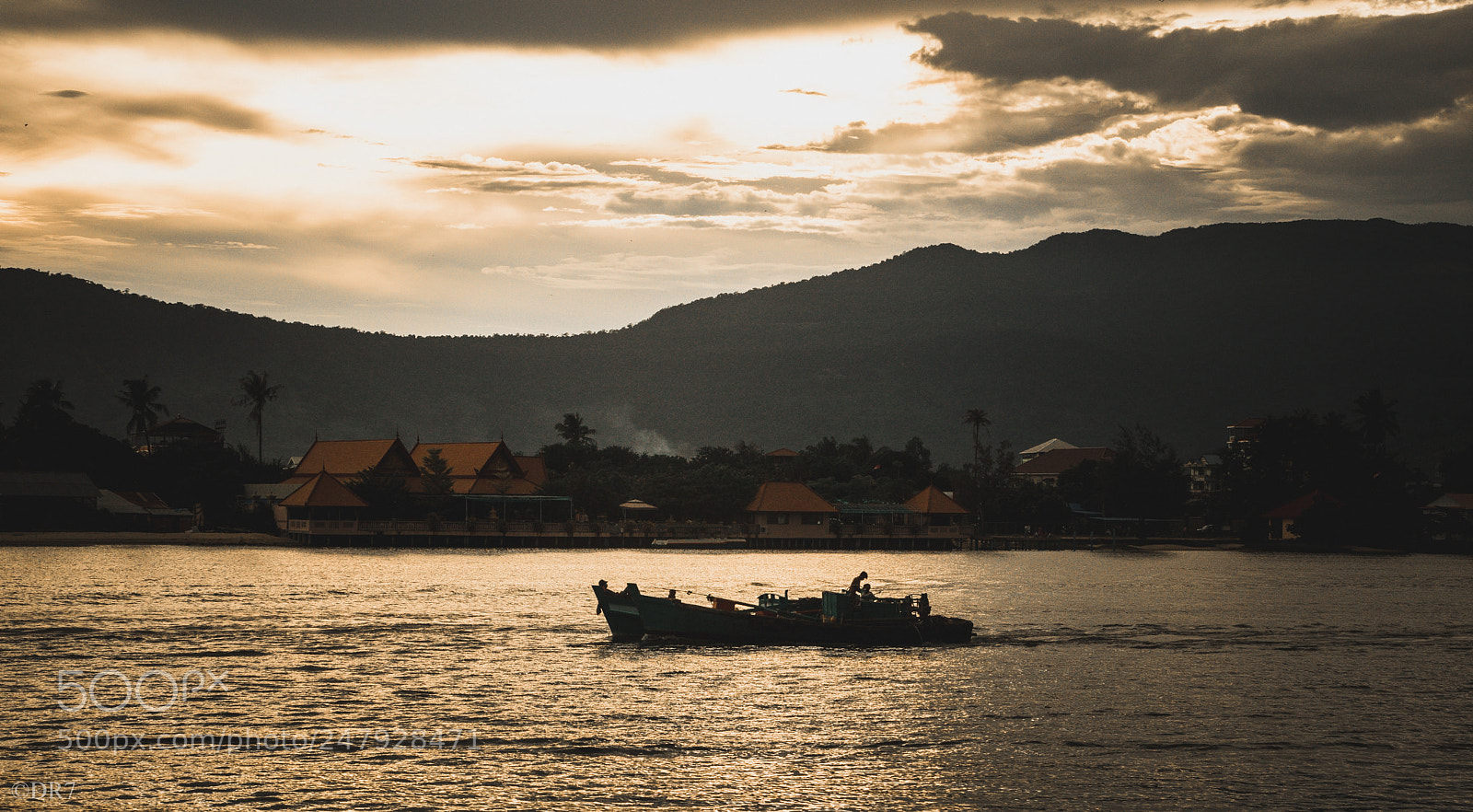 Canon EOS 750D (EOS Rebel T6i / EOS Kiss X8i) sample photo. Sunset view at kampot's photography