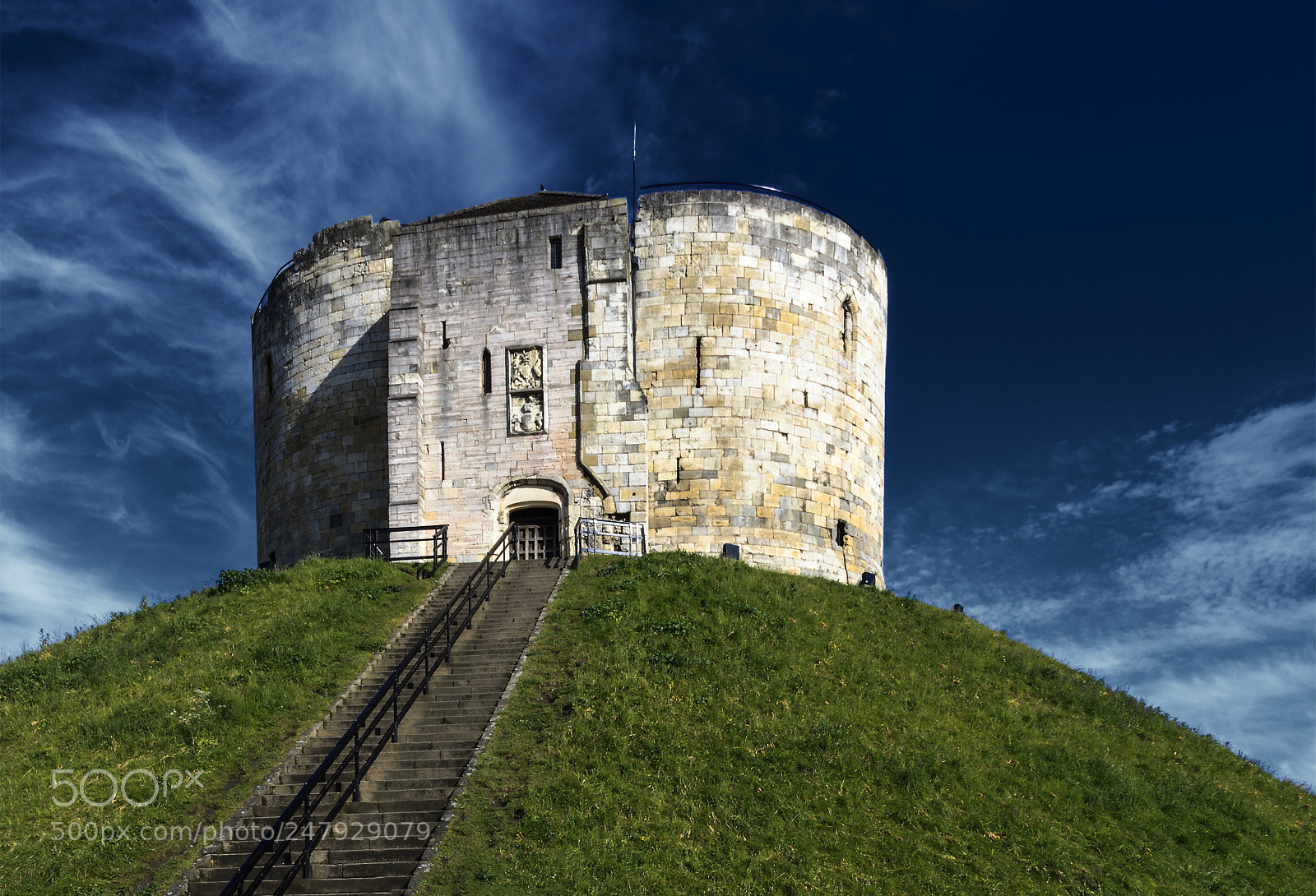 Canon EOS 5DS sample photo. Cliffords tower york photography
