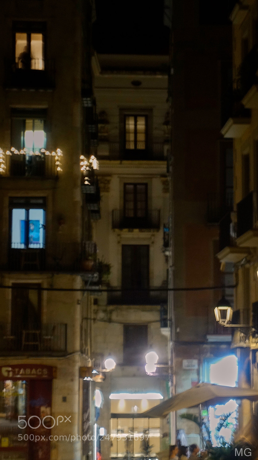 Sony DSC-RX100M5 sample photo. Nightlife in the alley photography