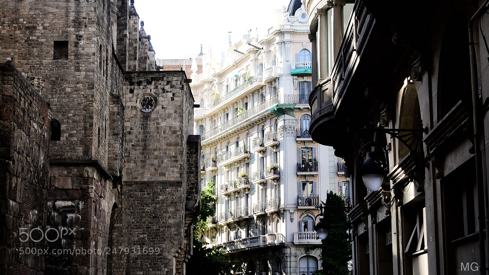 Sony DSC-RX100M5 sample photo. Old facades photography
