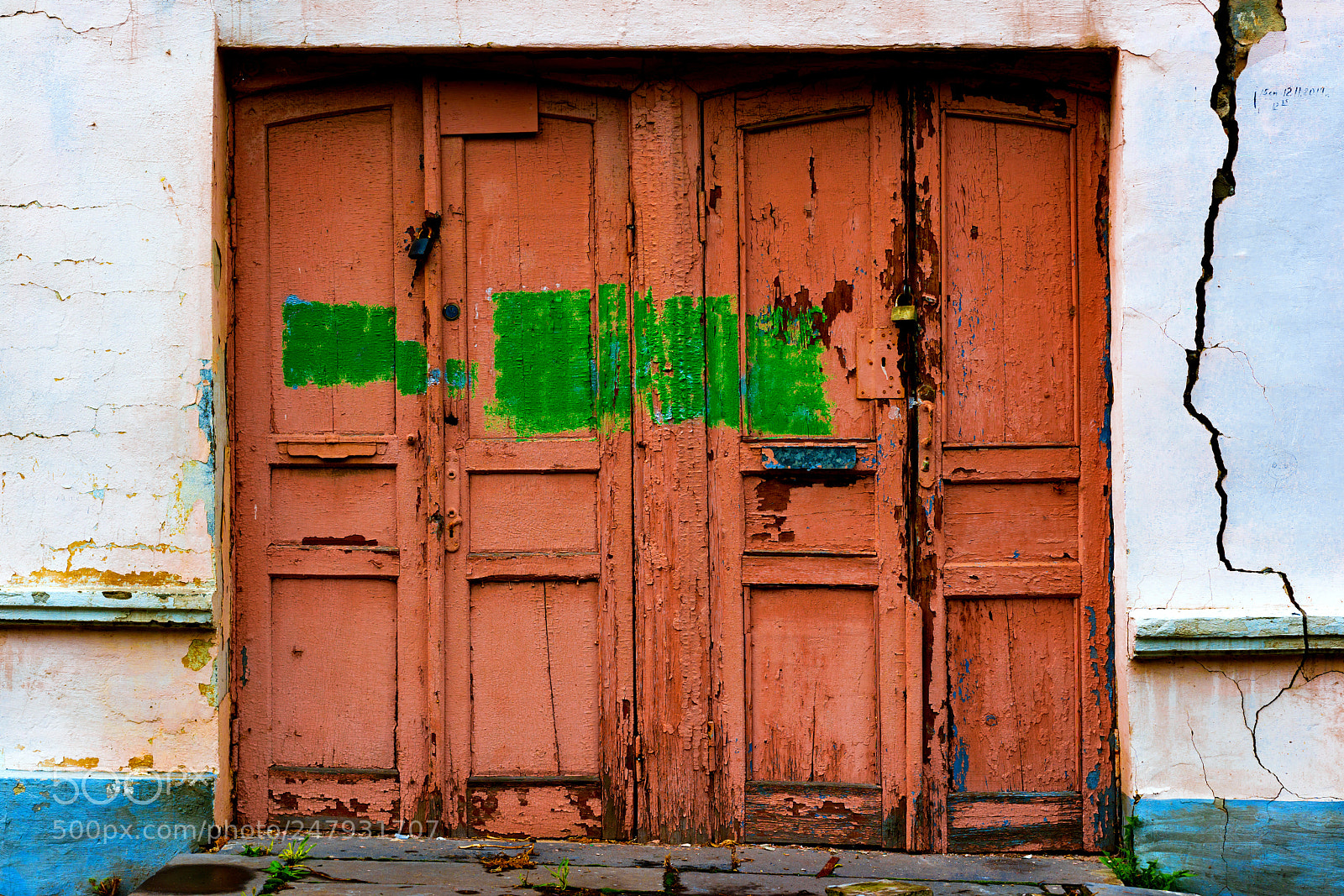 Sony a7R II sample photo. Door. photography