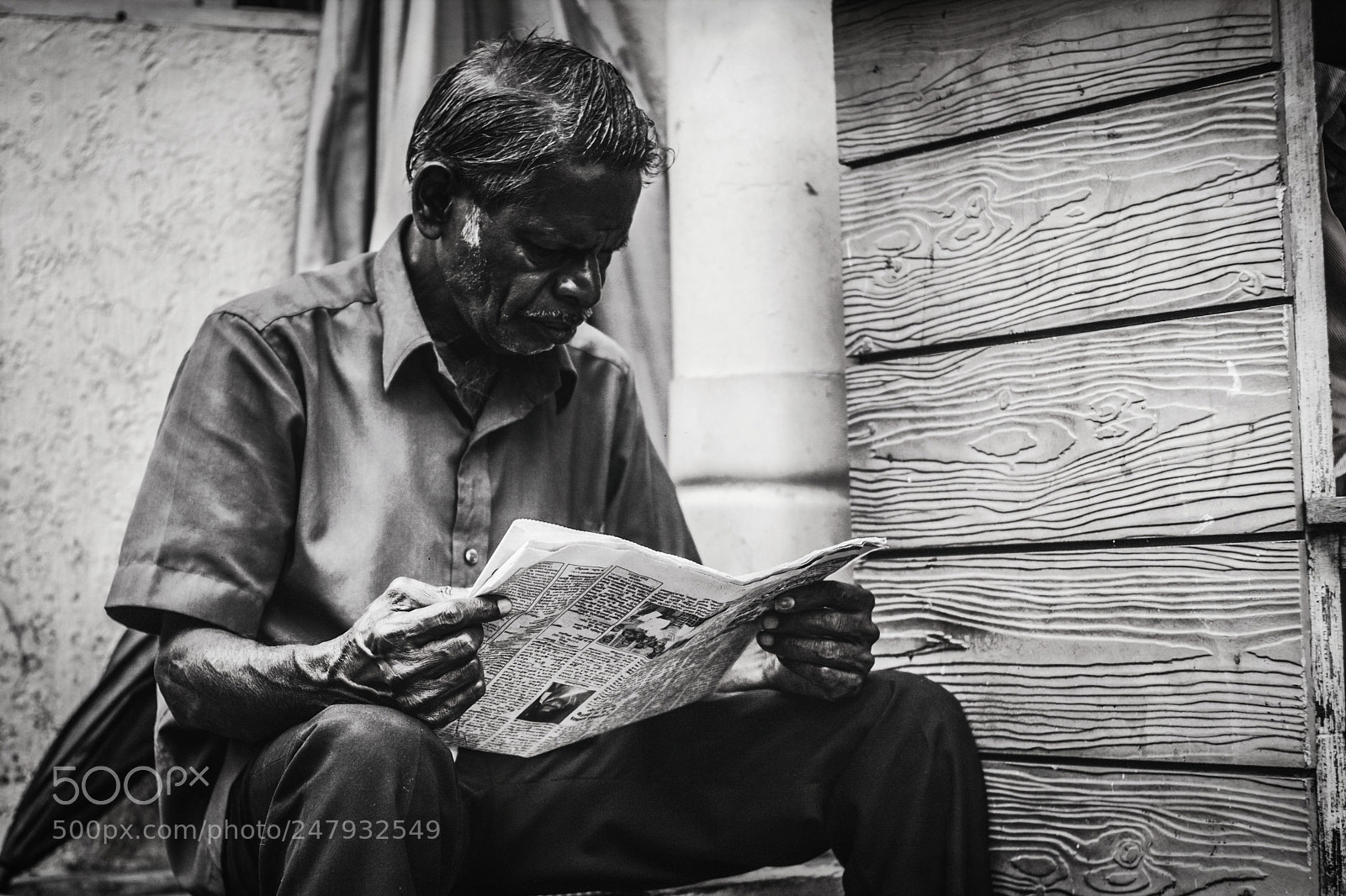 Canon EOS 600D (Rebel EOS T3i / EOS Kiss X5) sample photo. Newspaper photography