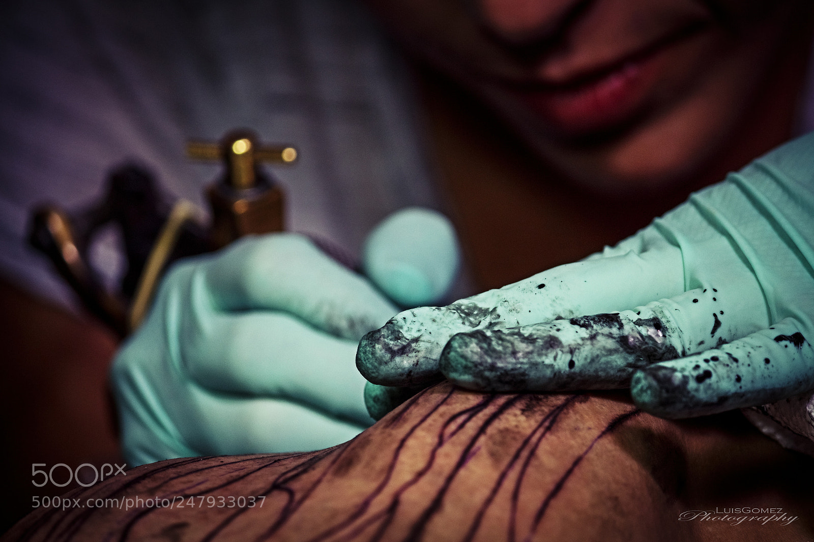 Canon EOS 1300D (EOS Rebel T6 / EOS Kiss X80) sample photo. Tattooist photography