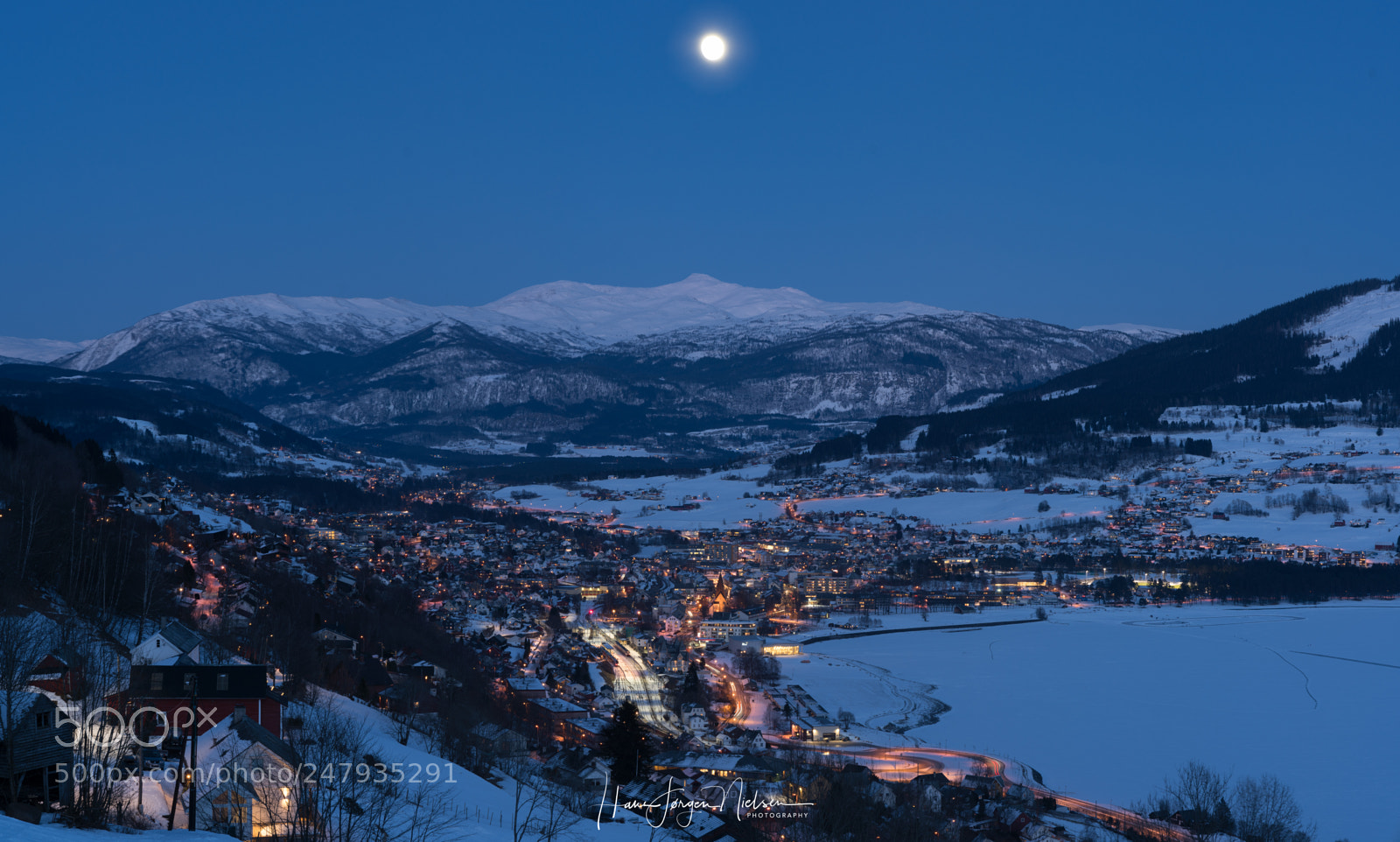 Sony a7R II sample photo. A winter night photography