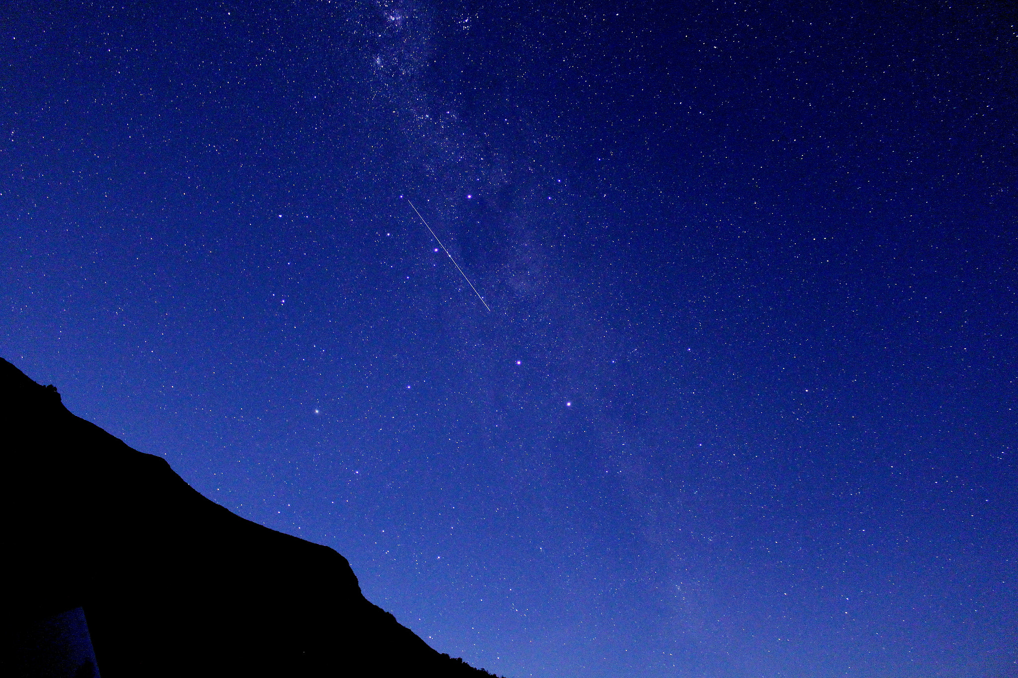 Canon EOS 700D (EOS Rebel T5i / EOS Kiss X7i) sample photo. Southern cross with satellite photography