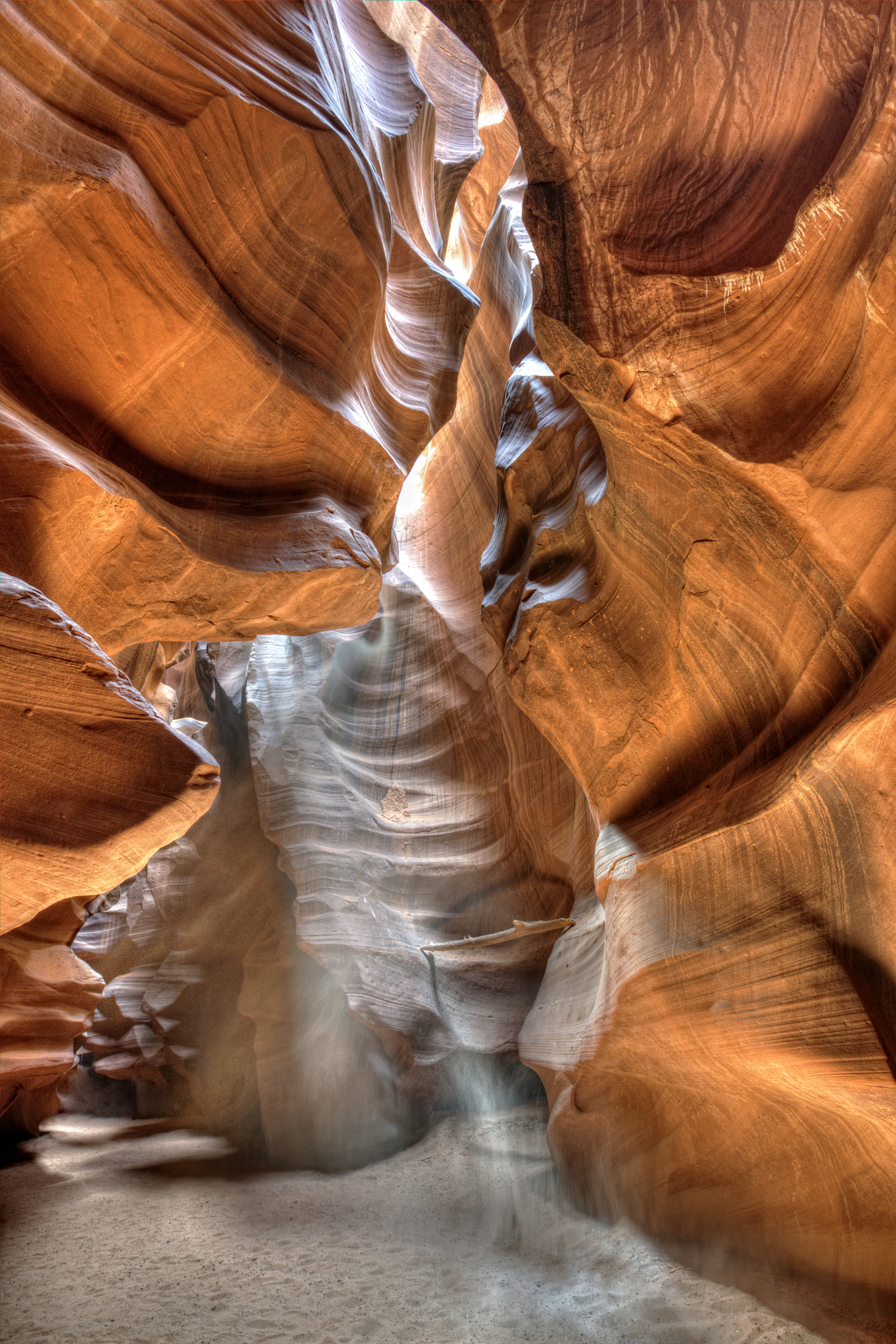 Nikon AF-S Nikkor 17-35mm F2.8D ED-IF sample photo. Upper antelope canyon photography