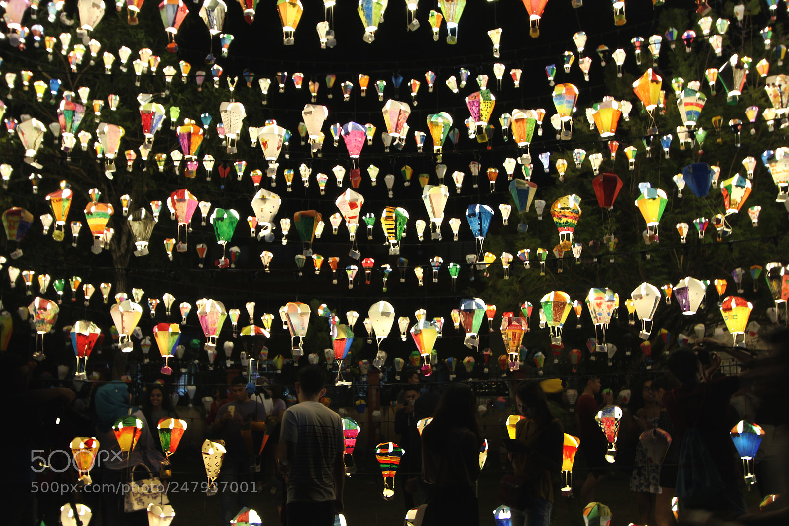 Canon EOS 600D (Rebel EOS T3i / EOS Kiss X5) sample photo. Night of lights photography