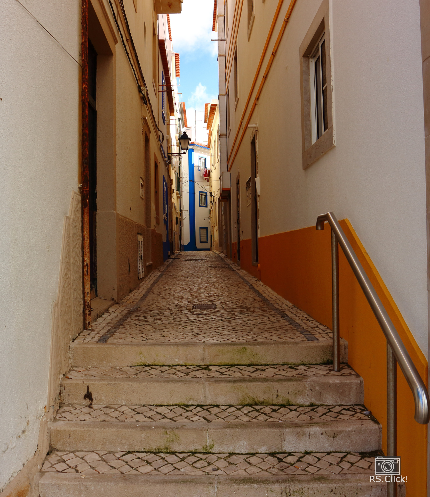 Canon EOS M10 sample photo. Alleys photography