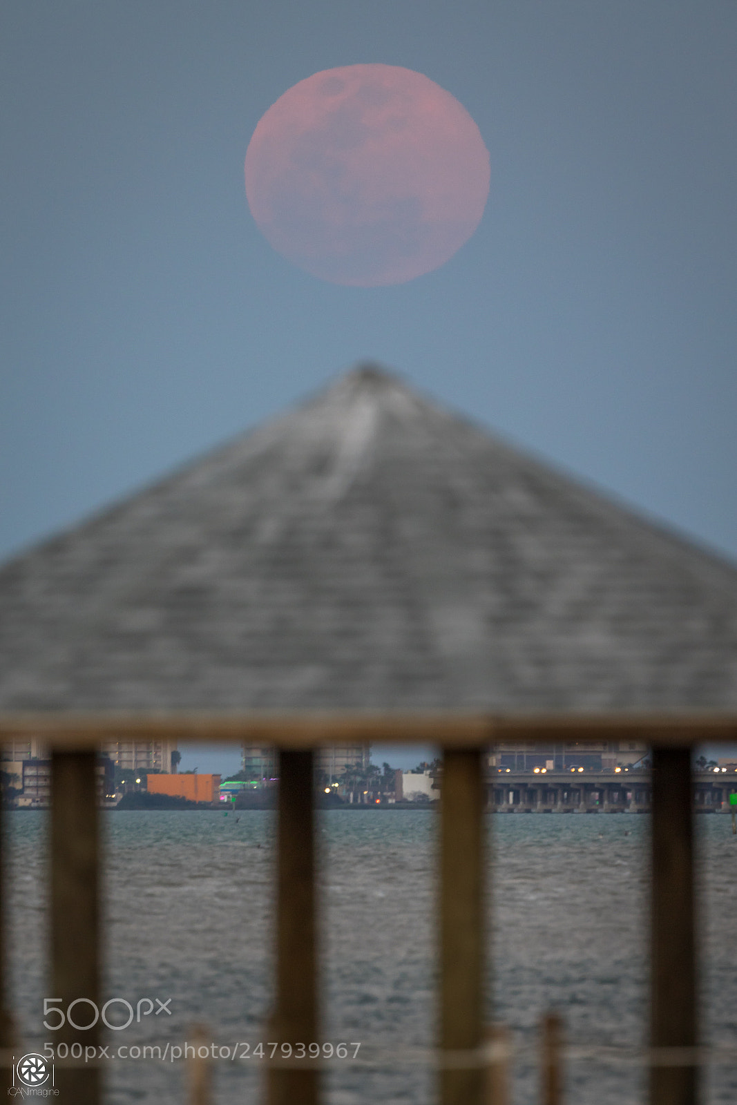 Canon EOS 7D Mark II sample photo. Gazebo moon photography