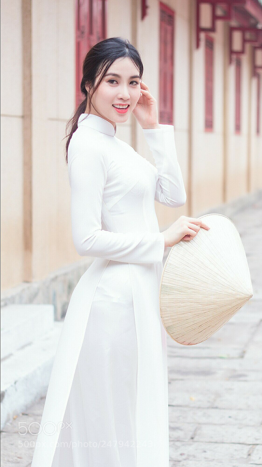 Canon EOS 60D sample photo. Long dress photography