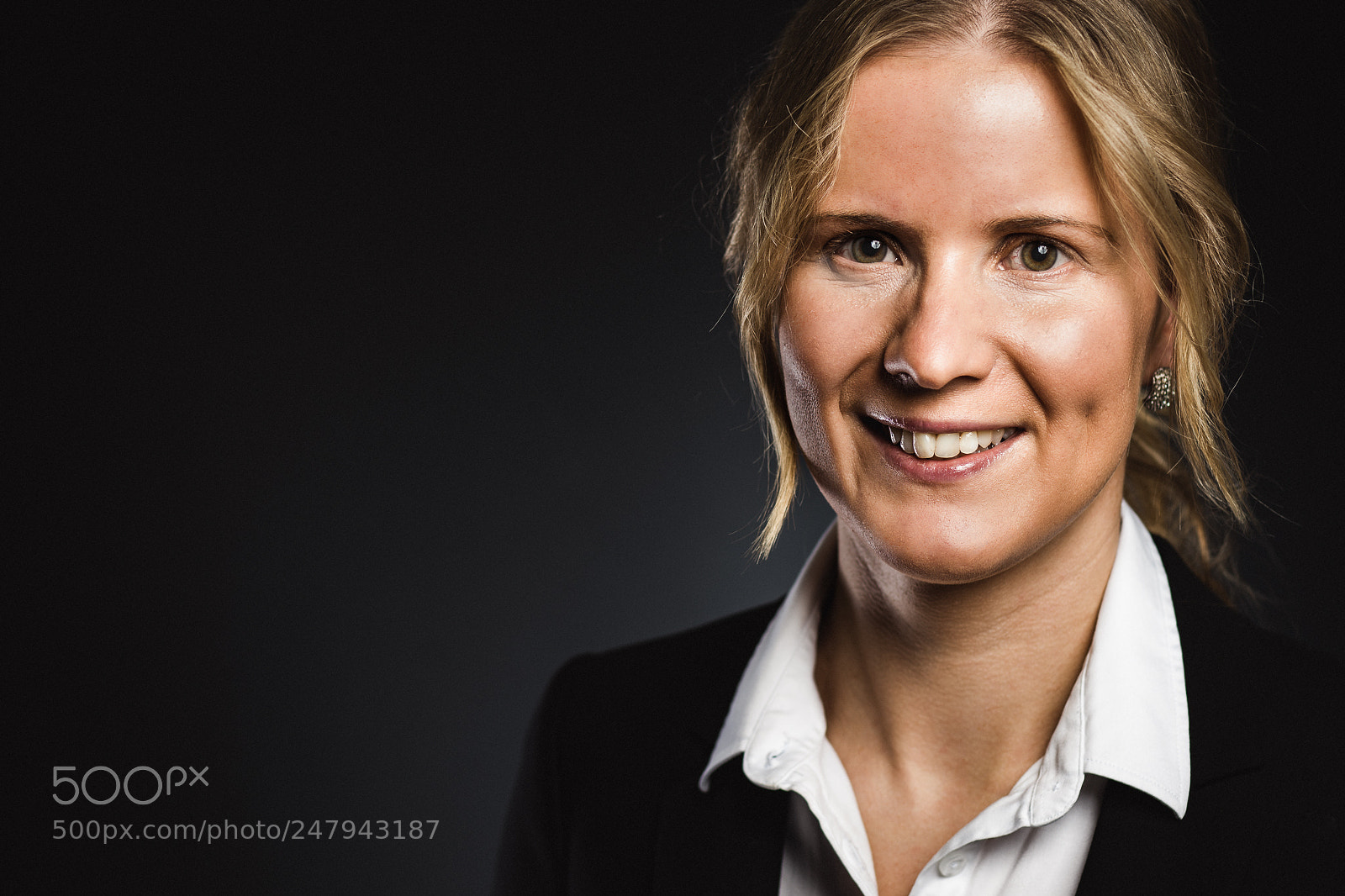 Sony a7 II sample photo. Businesswoman photography