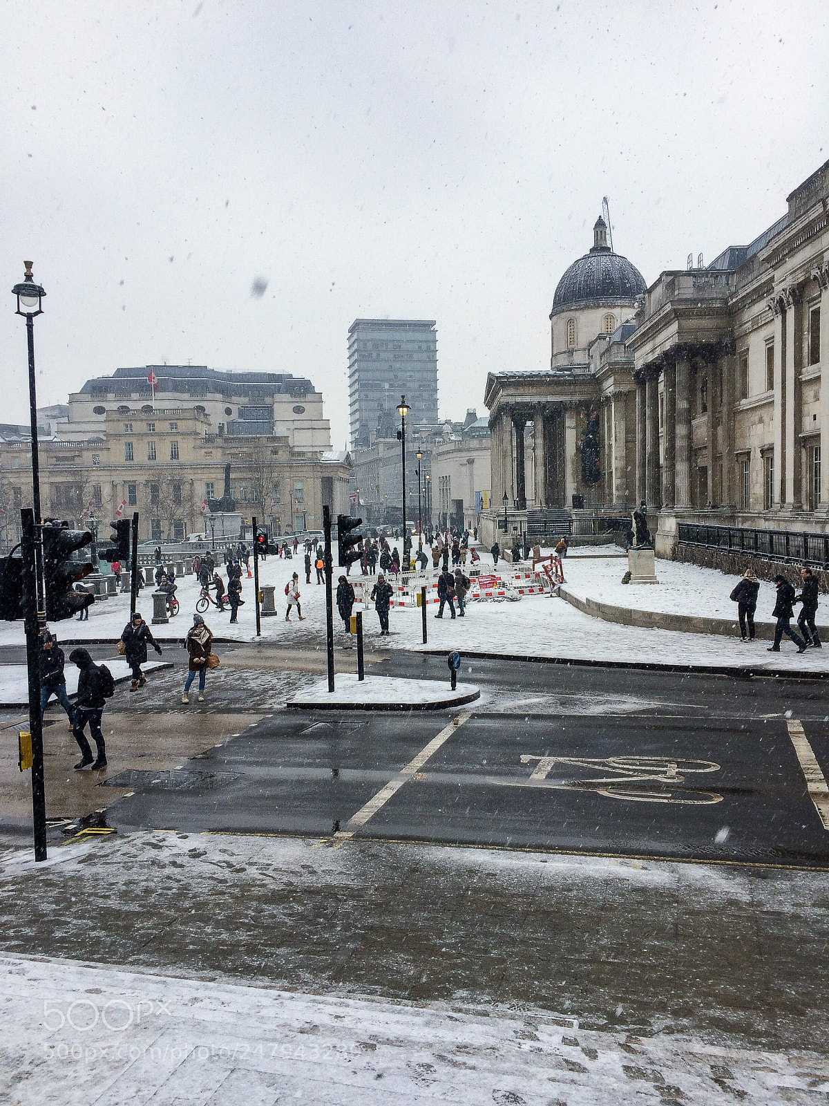 Apple iPhone 5s sample photo. Snow in trafalgar square photography