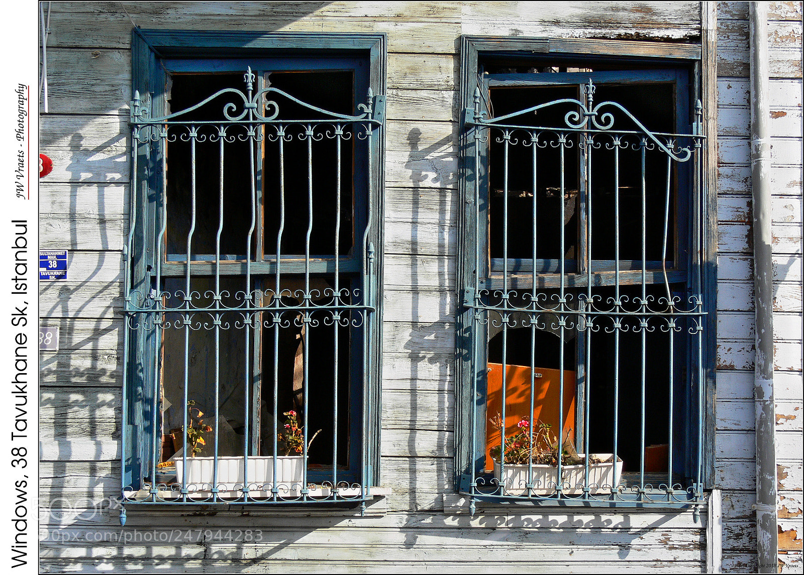 Panasonic DMC-FZ30 sample photo. Windows, 38 tavukhane sk, istanbul photography