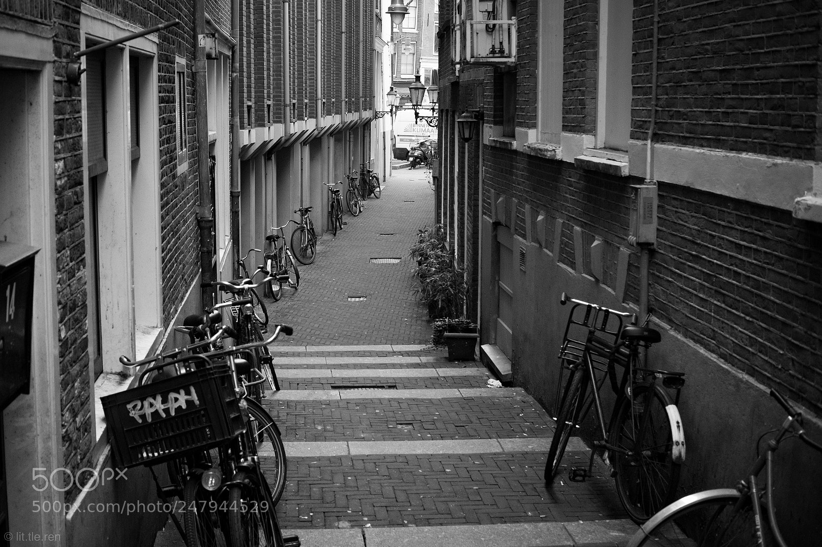 Fujifilm X-Pro2 sample photo. Bike steps photography