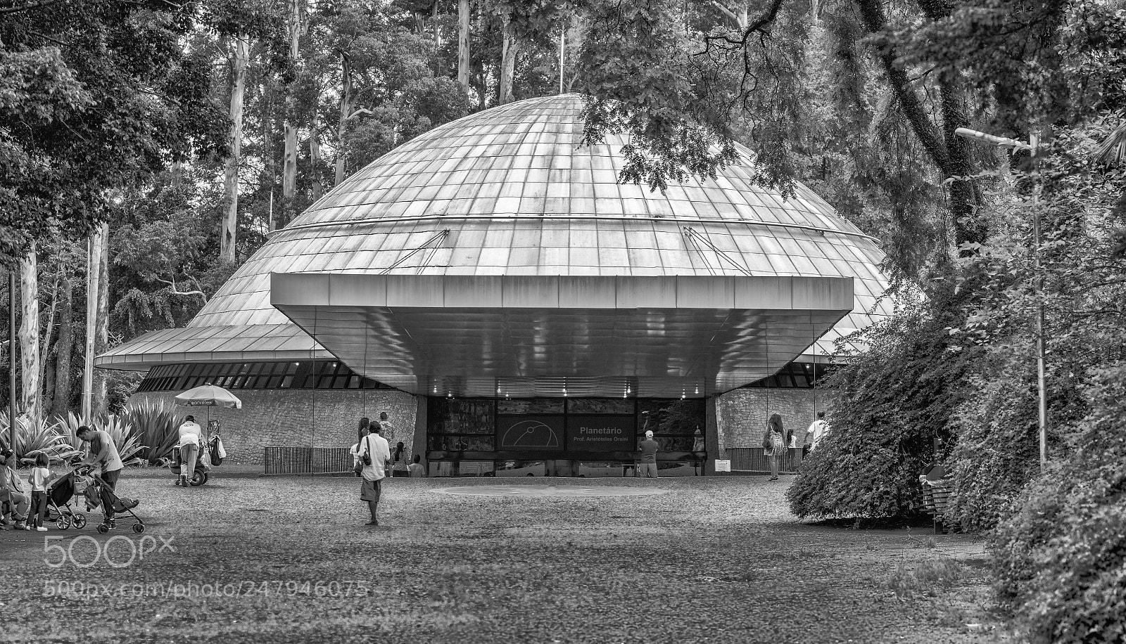 Canon EOS 750D (EOS Rebel T6i / EOS Kiss X8i) sample photo. Planetário do ibirapuera photography